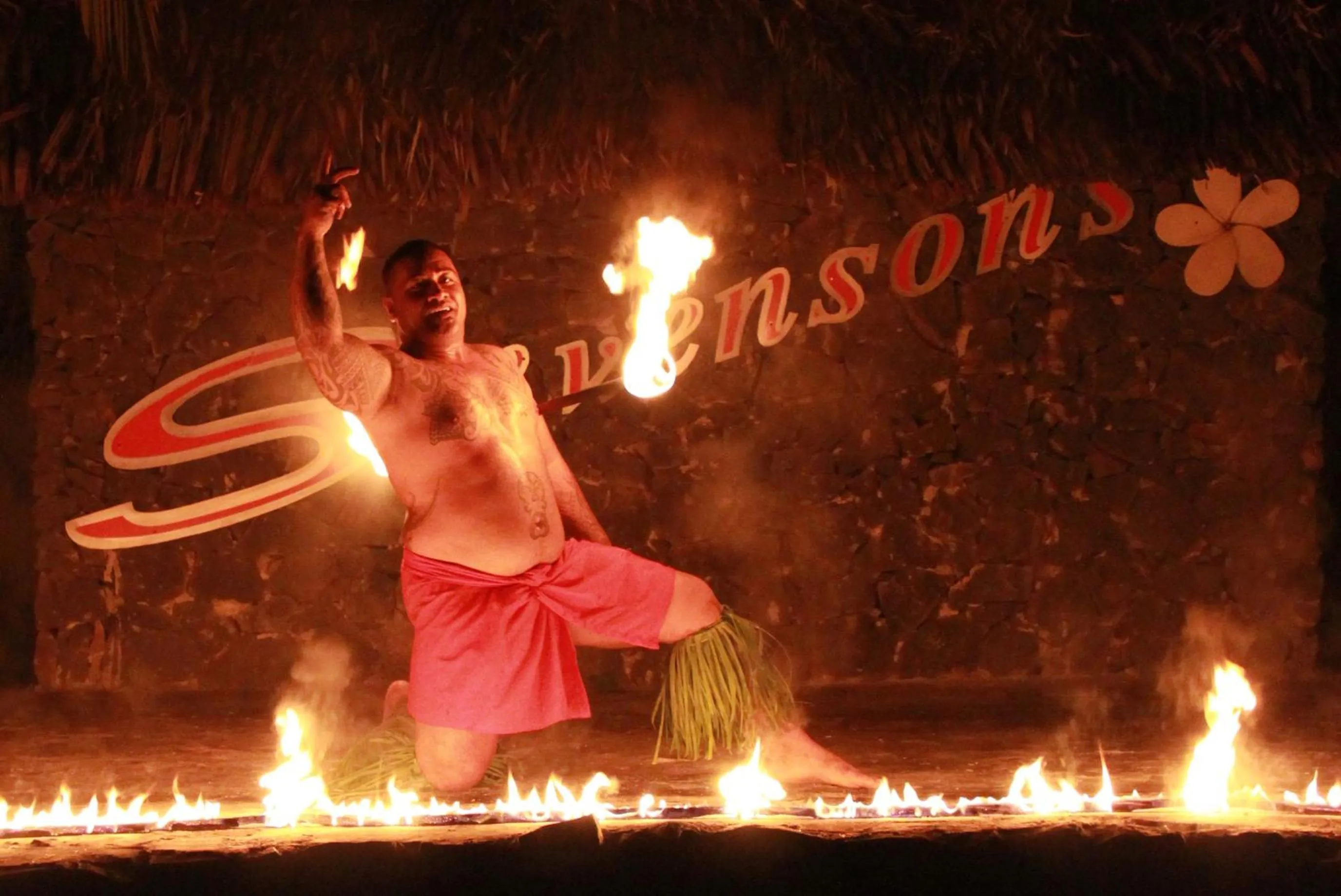 Evening entertainment in Stevensons at Manase