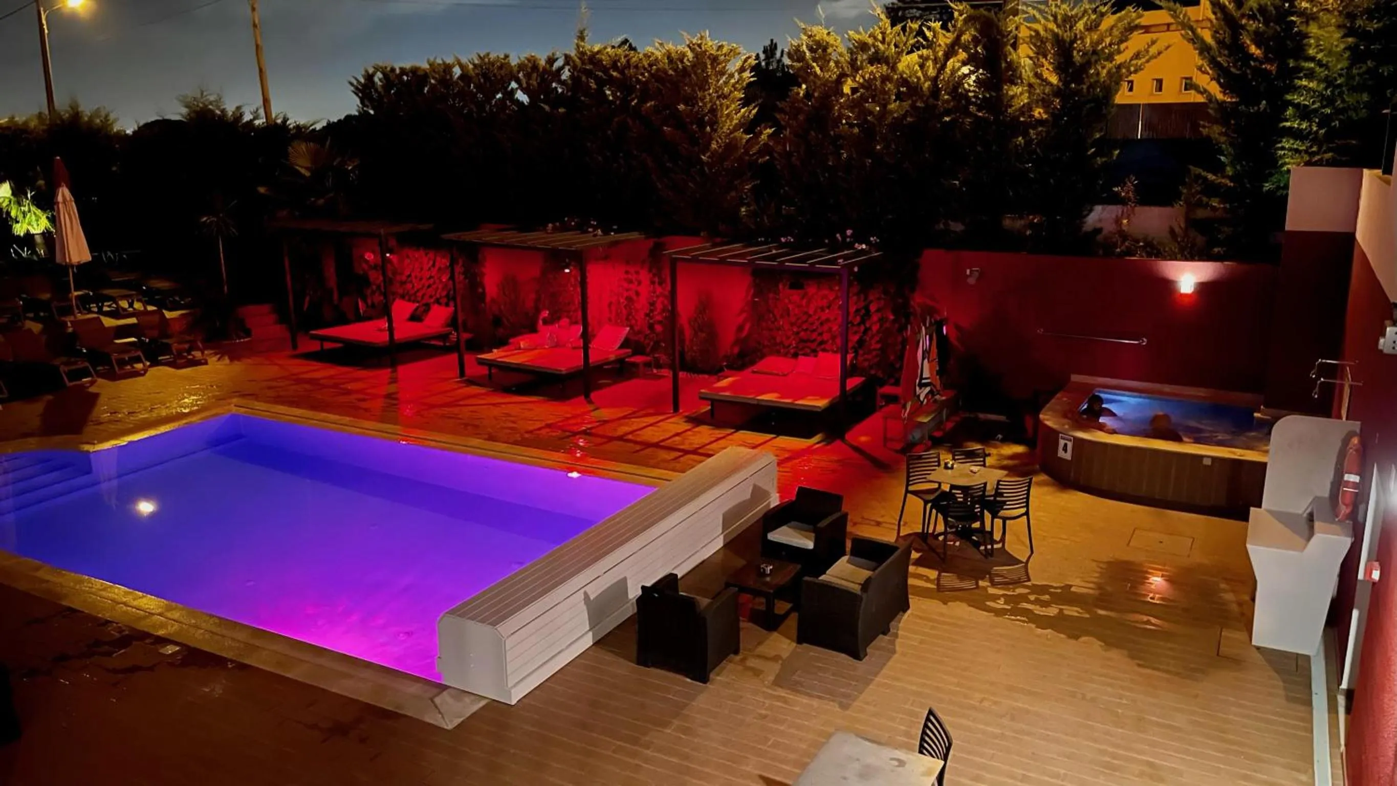 Hot Tub in Villa 3 Caparica - Lisbon Gay Beach Resort