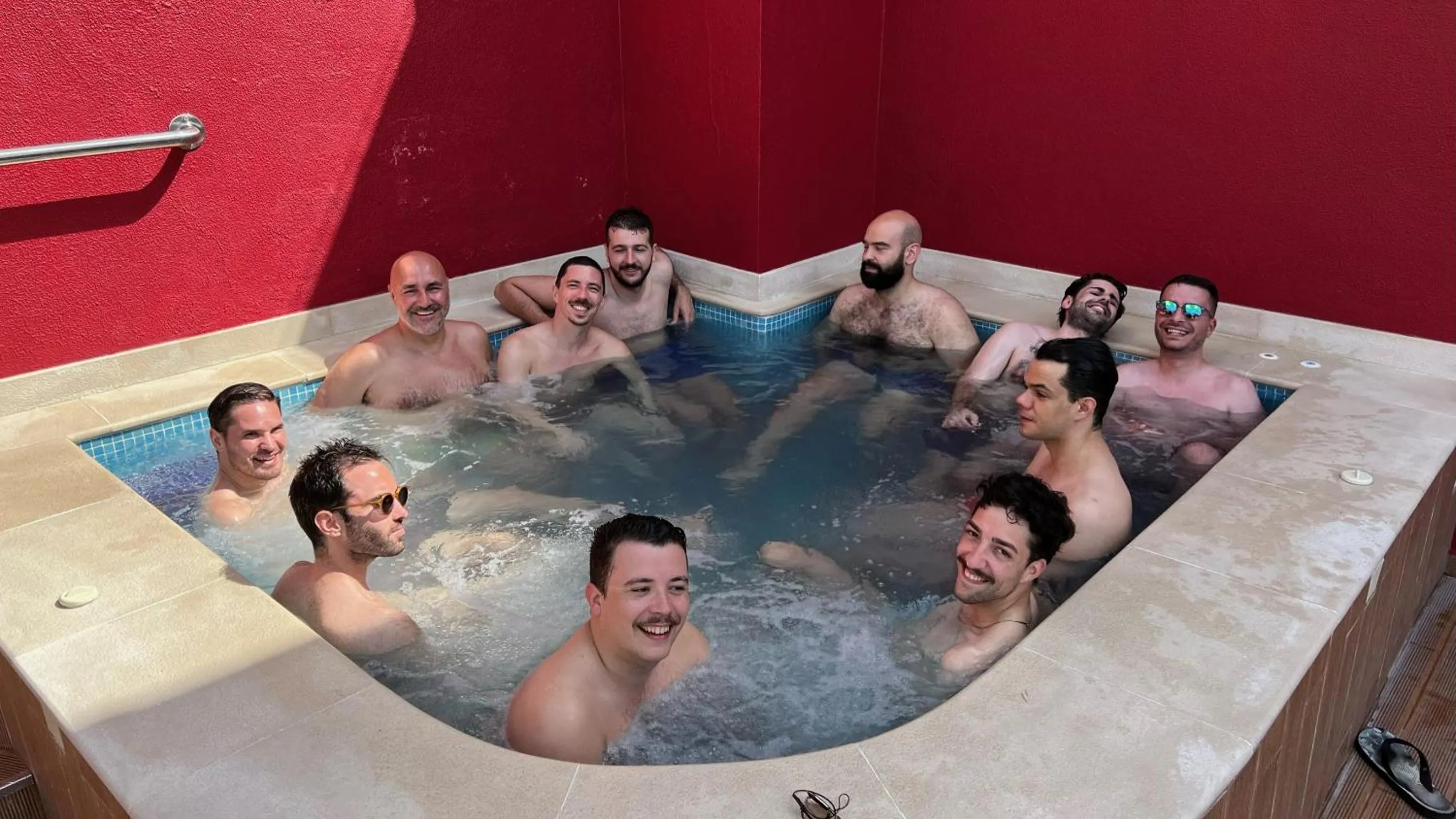 Hot Tub in Villa 3 Caparica - Lisbon Gay Beach Resort