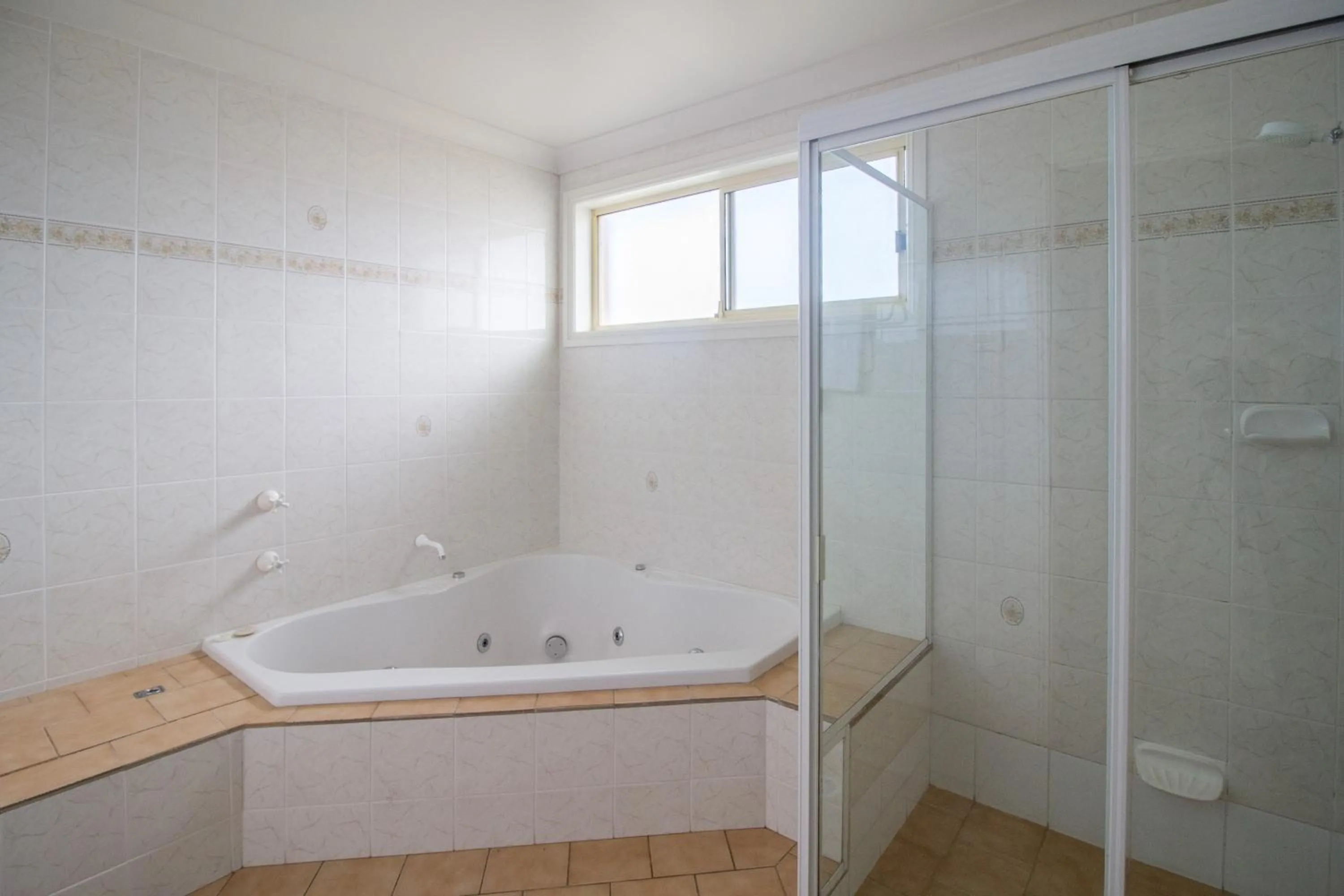 Hot Tub in South Coast Retreat