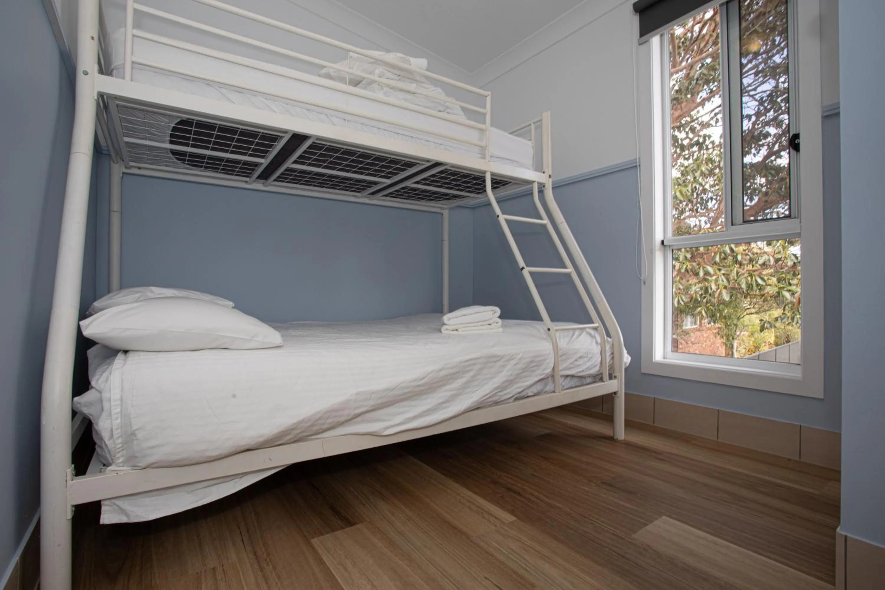 bunk bed, Bed in South Coast Retreat