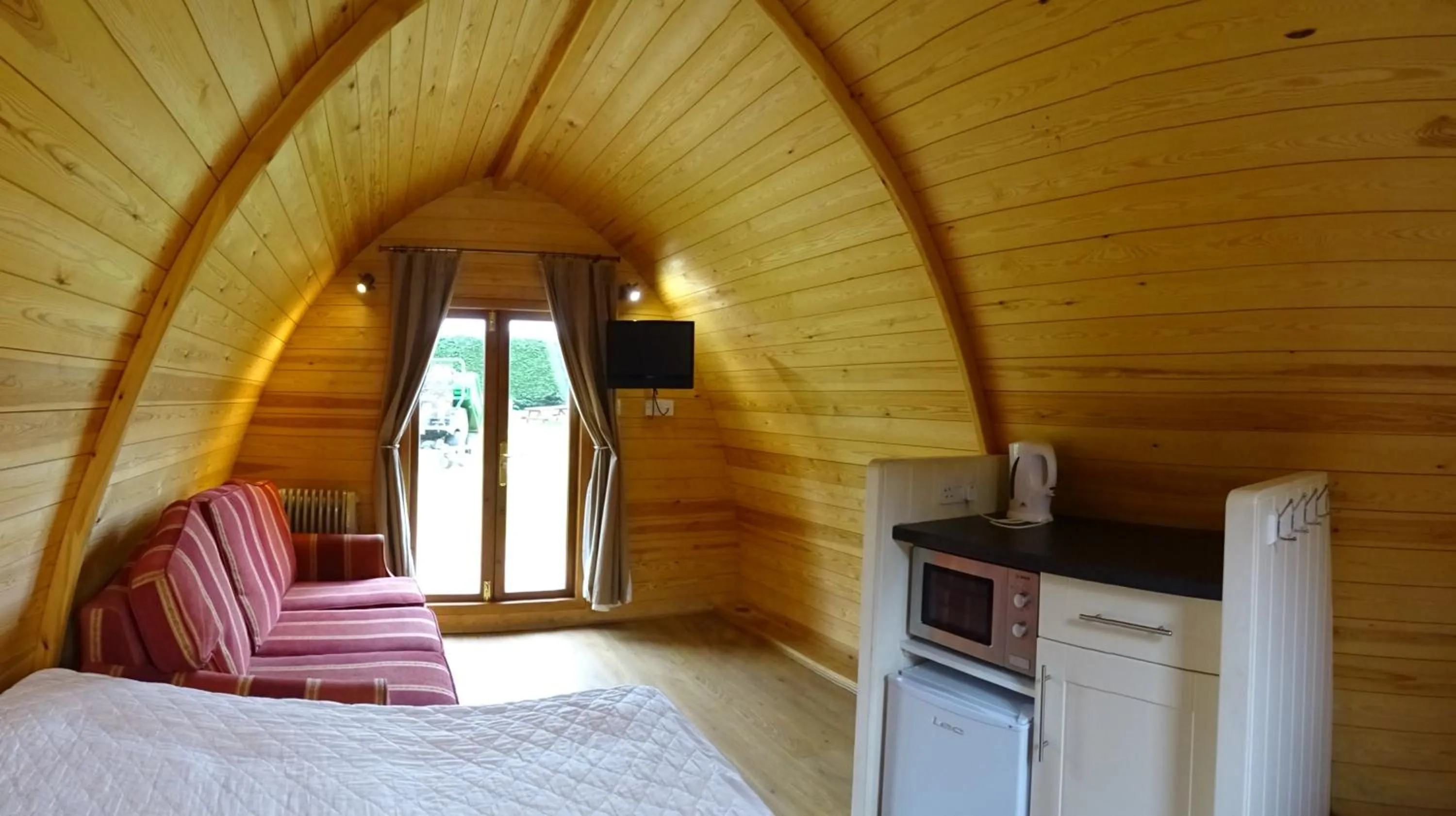 TV and multimedia, Bed in King's Lynn Caravan & Camping Park