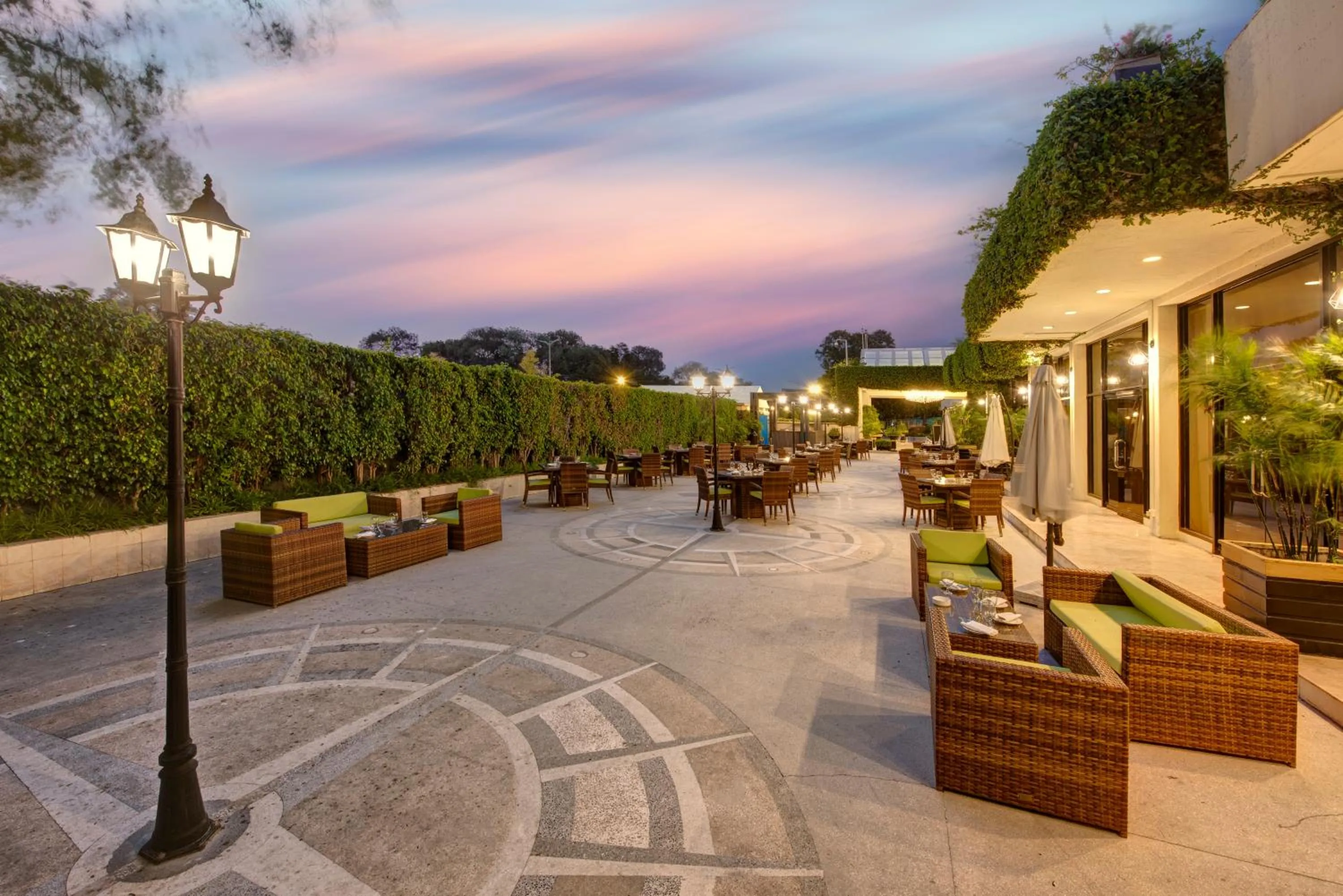 Restaurant/places to eat in Pearl Continental Hotel, Rawalpindi