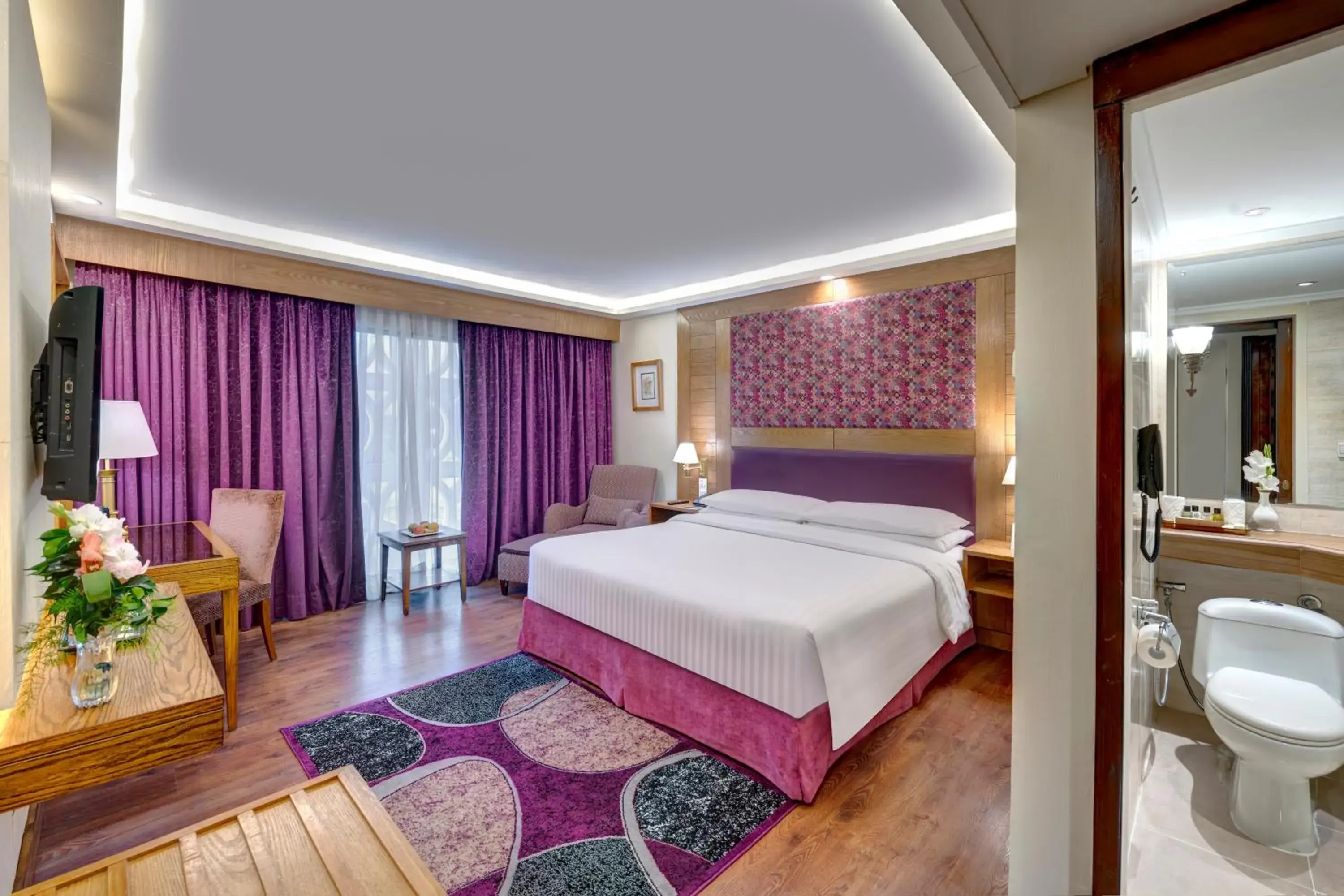 Standard King Room in Pearl Continental Hotel, Rawalpindi Standard King Room in Pearl Continental Hotel, Rawalpindi