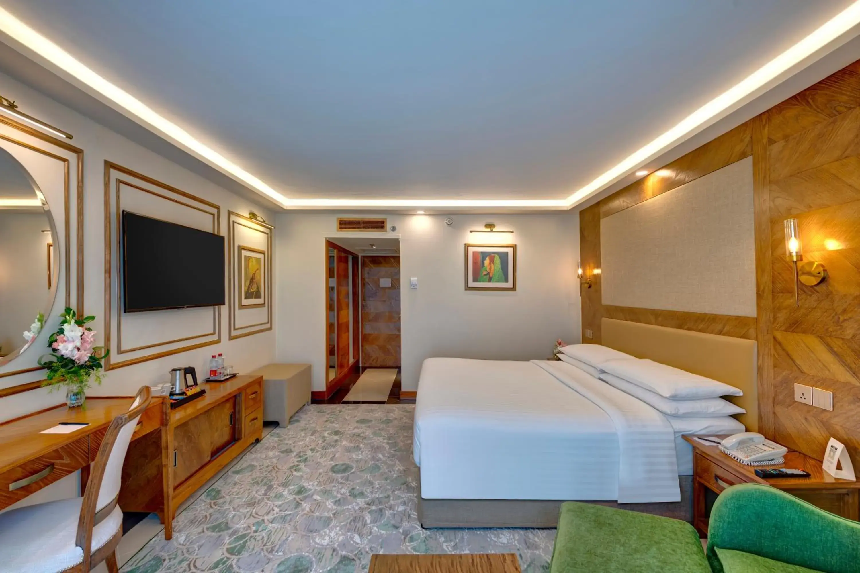 TV and multimedia, Bed in Pearl Continental Hotel, Rawalpindi TV and multimedia, Bed in Pearl Continental Hotel, Rawalpindi