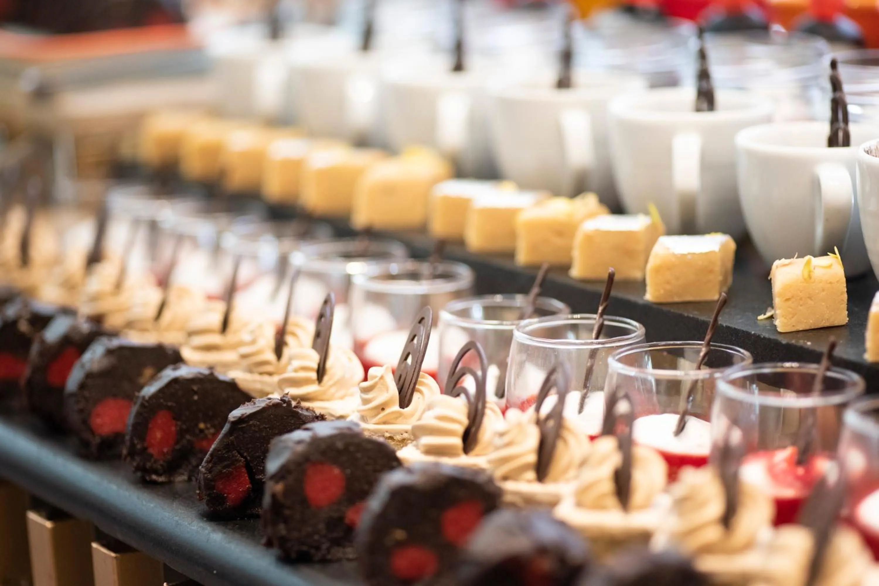 Restaurant/places to eat in Pearl Continental Hotel, Rawalpindi