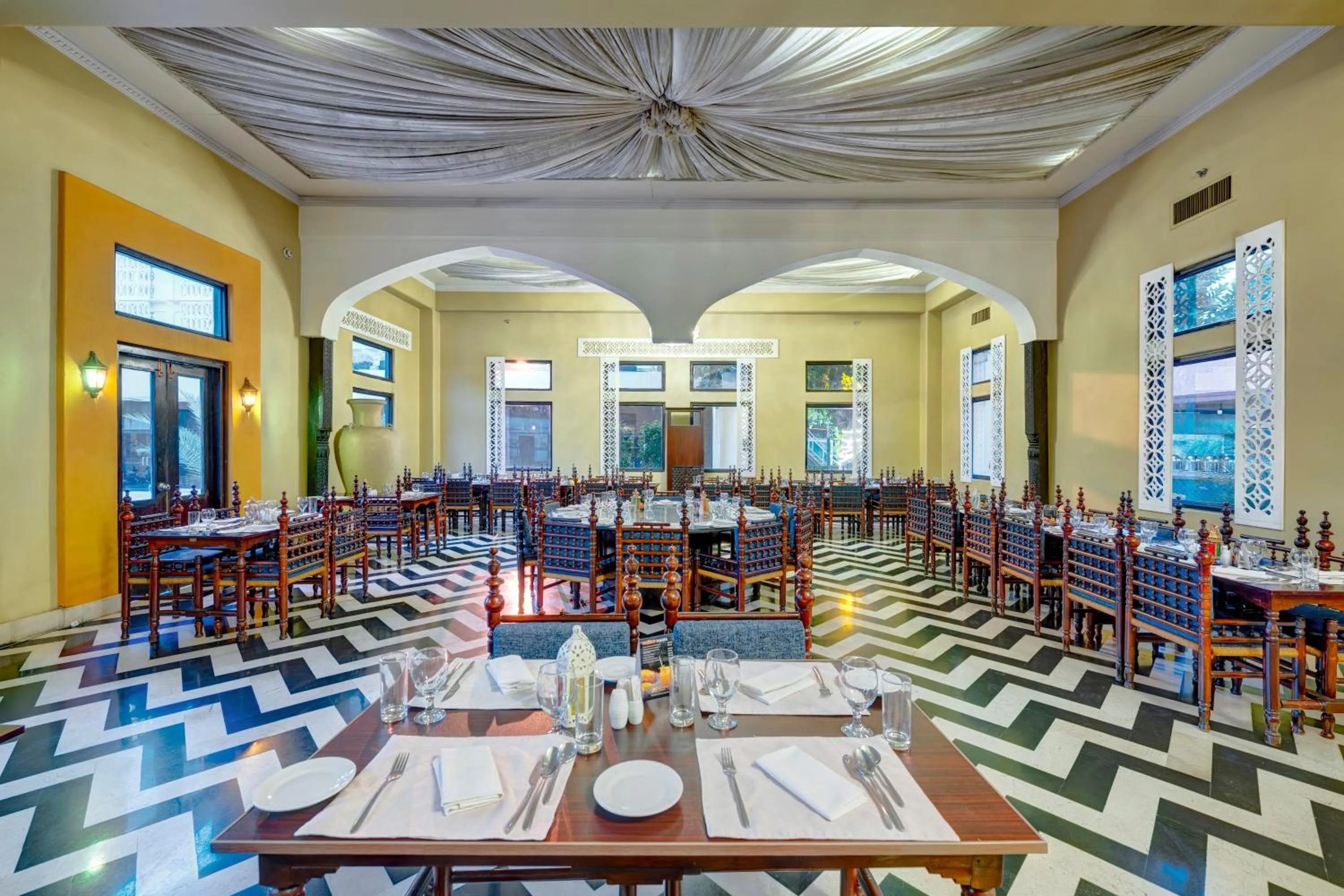 Restaurant/places to eat in Pearl Continental Hotel, Rawalpindi