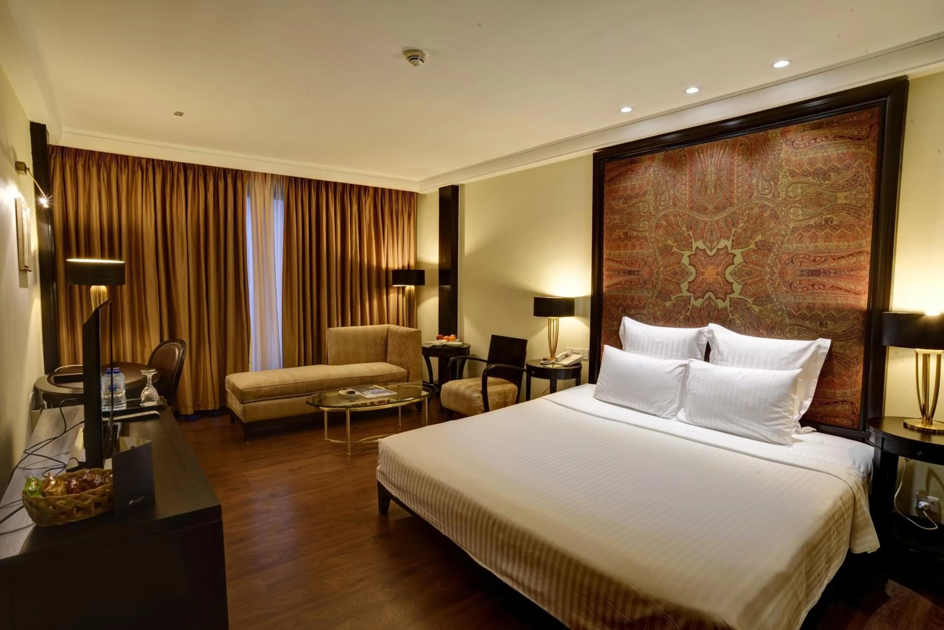 Bed in Pearl Continental Hotel, Muzaffarabad