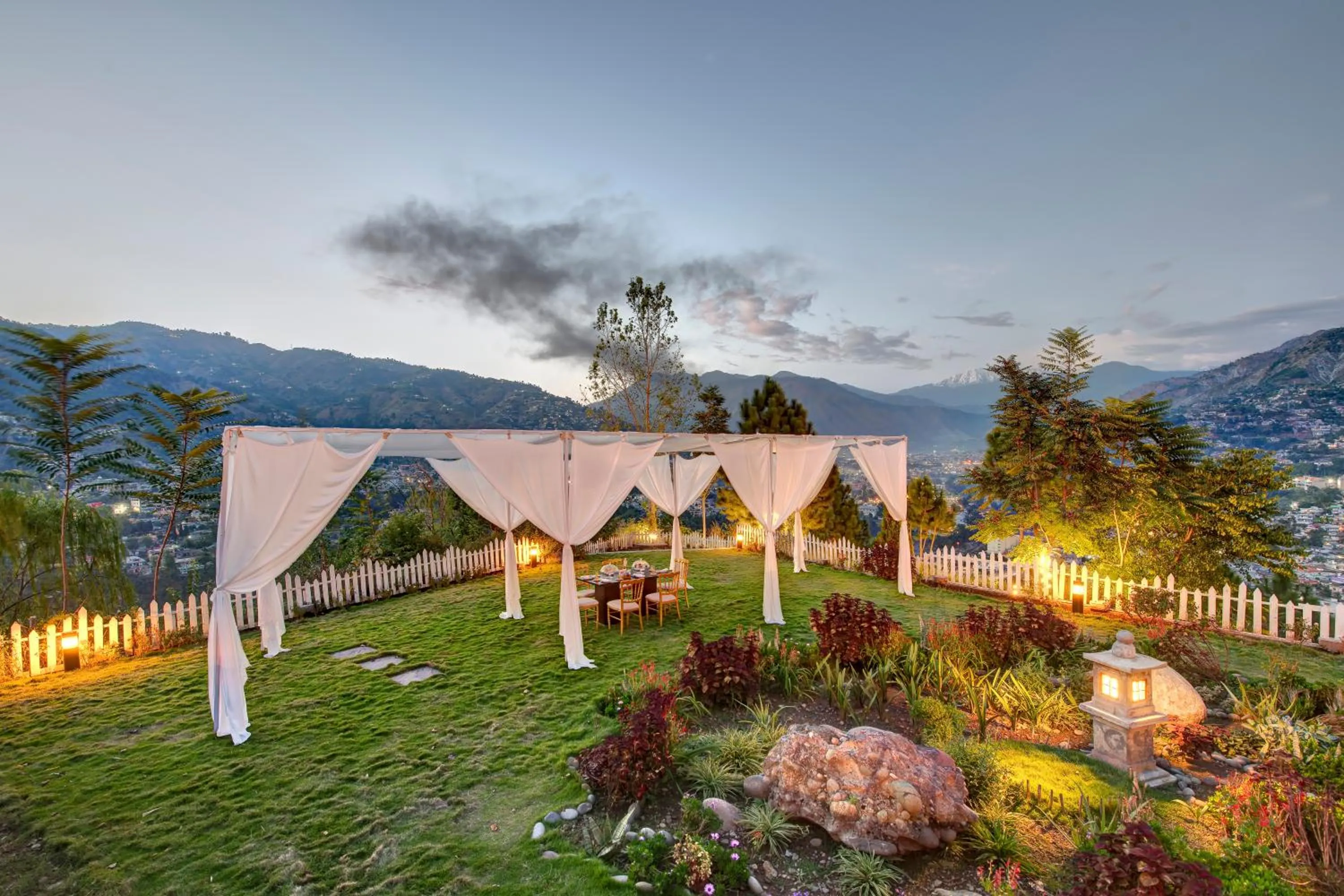 Garden in Pearl Continental Hotel, Muzaffarabad