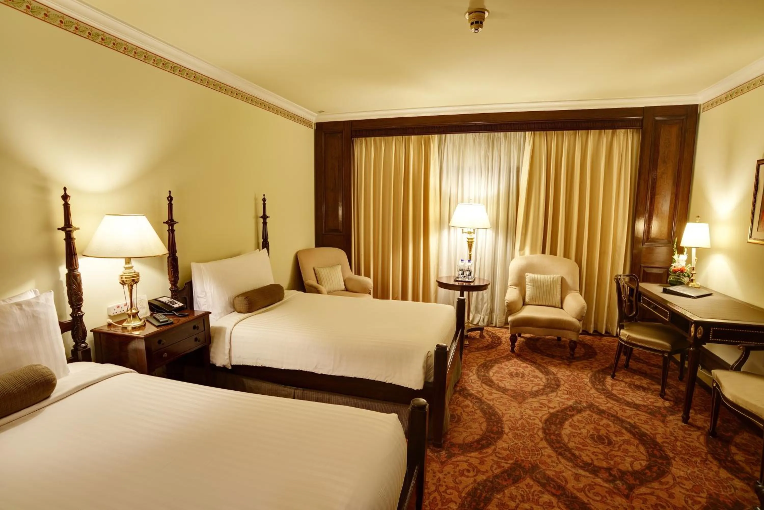 Bedroom, Bed in Pearl Continental Hotel, Lahore