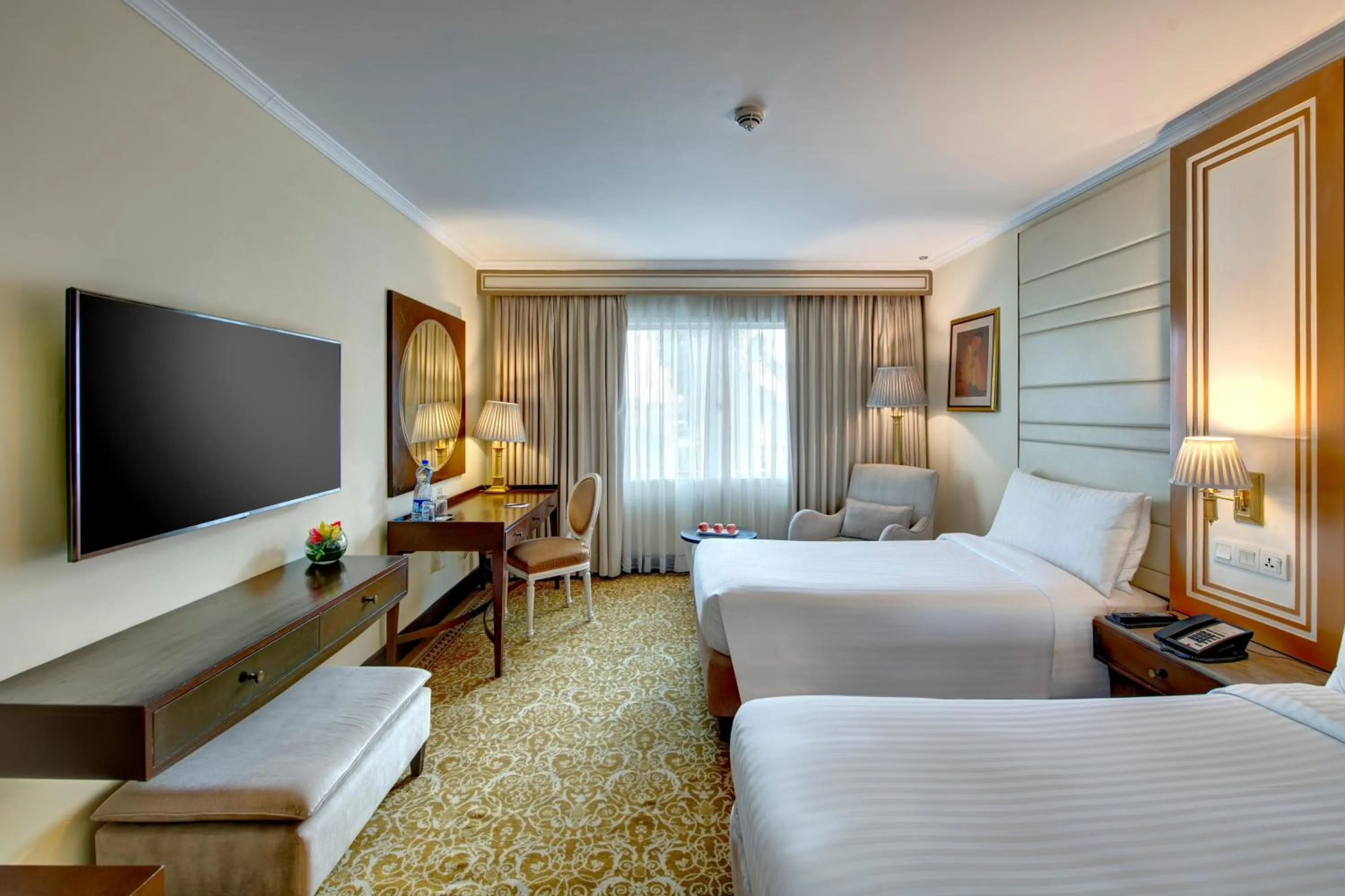 Bedroom, Bed in Pearl Continental Hotel, Lahore