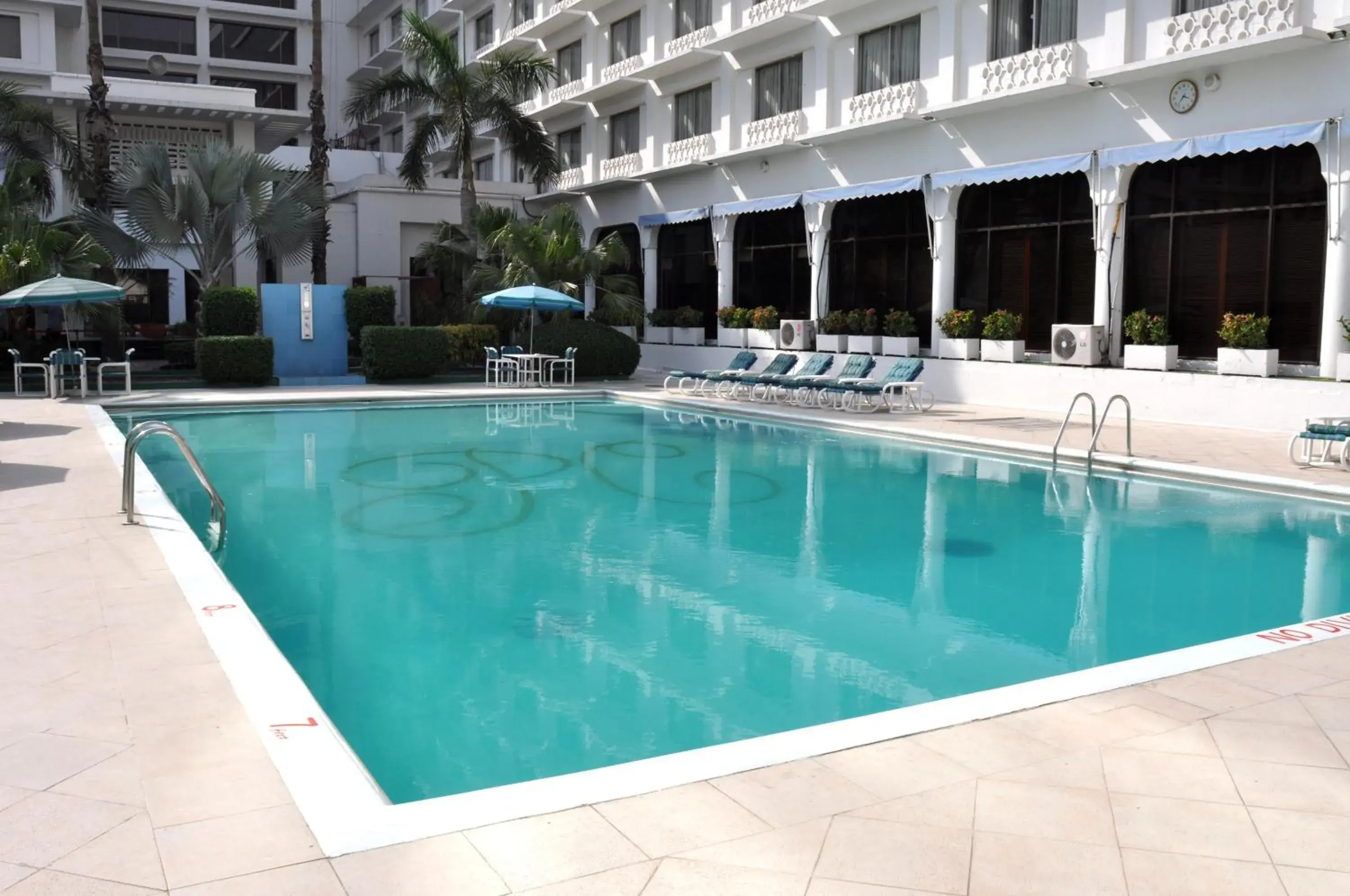 Swimming pool in Pearl Continental Hotel, Lahore Swimming pool in Pearl Continental Hotel, Lahore