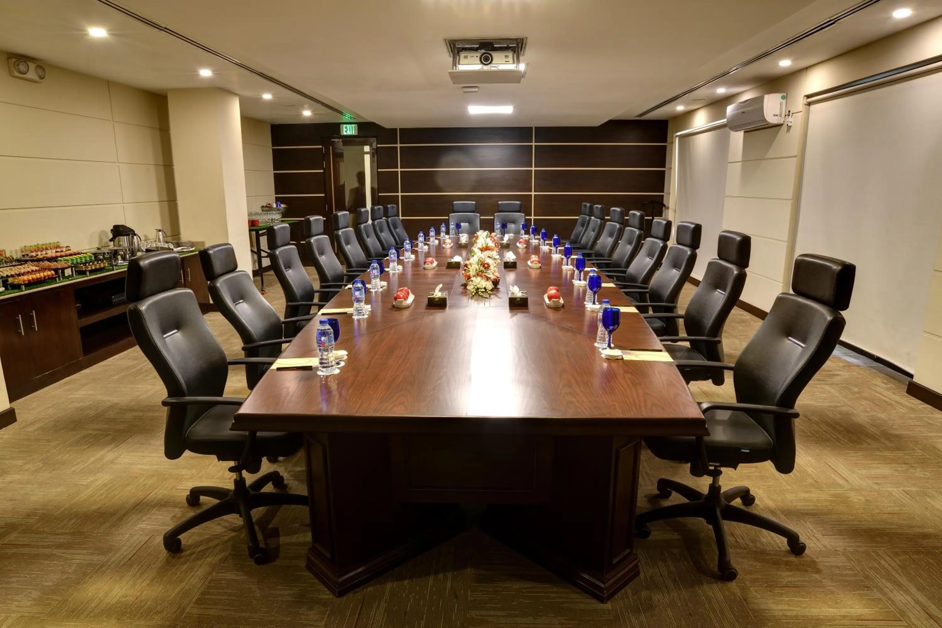 Meeting/conference room in Pearl Continental Hotel, Lahore