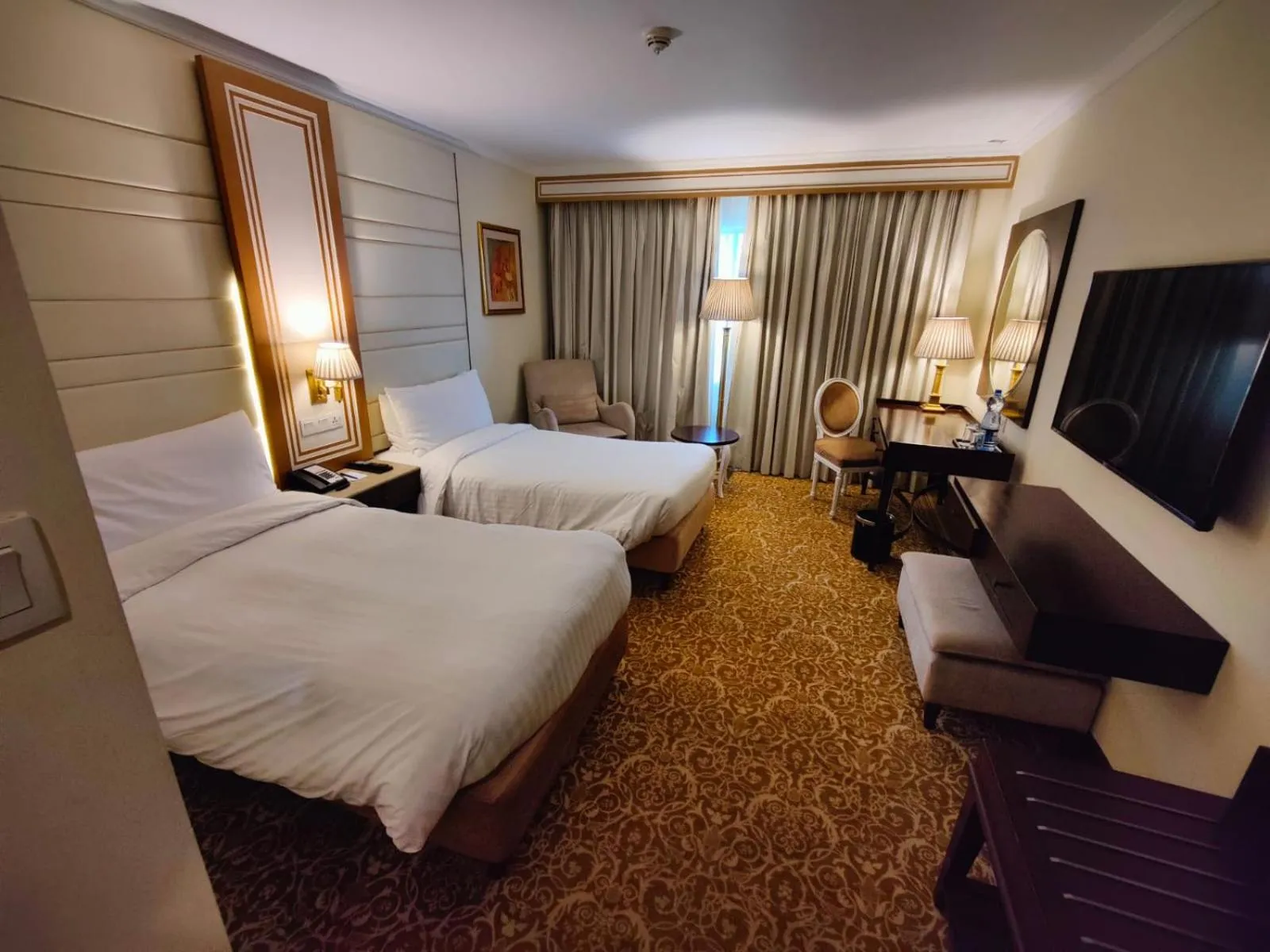 Bed in Pearl Continental Hotel, Lahore