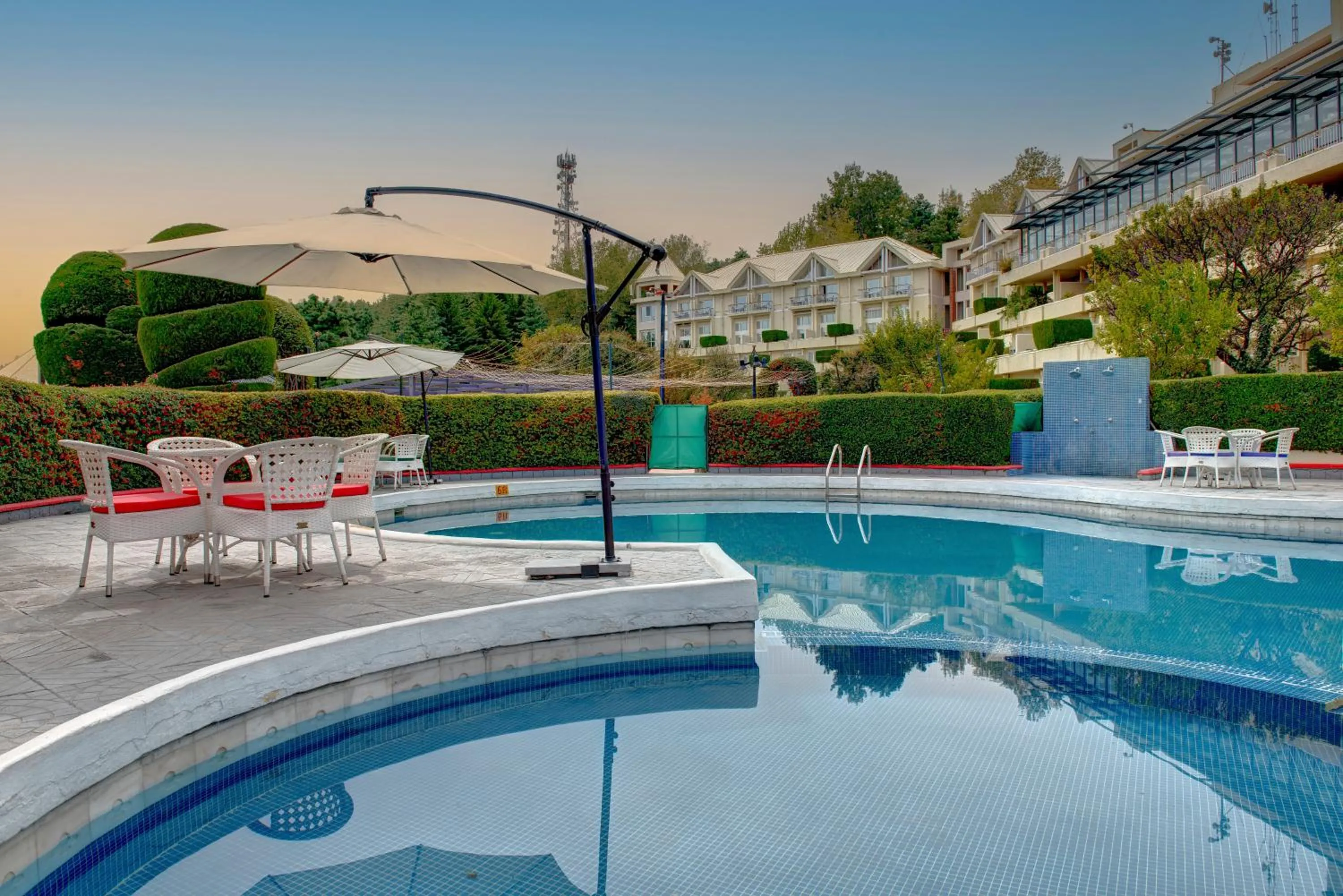 Swimming pool in Pearl Continental Hotel, Bhurban