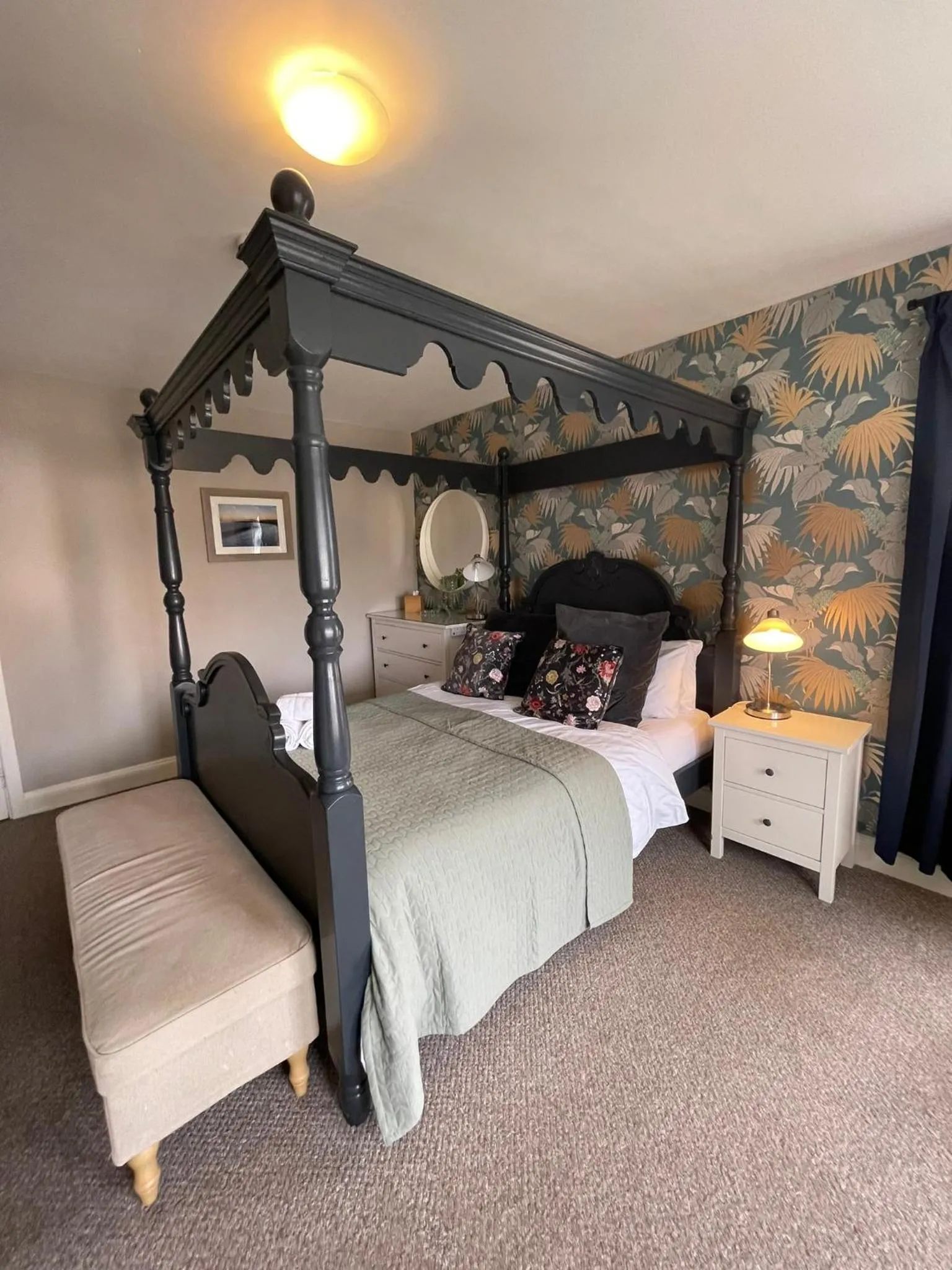 Bed in Wyndgrove House B&B