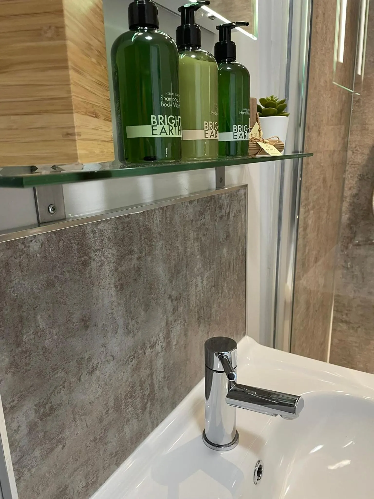 Bathroom in Wyndgrove House B&B