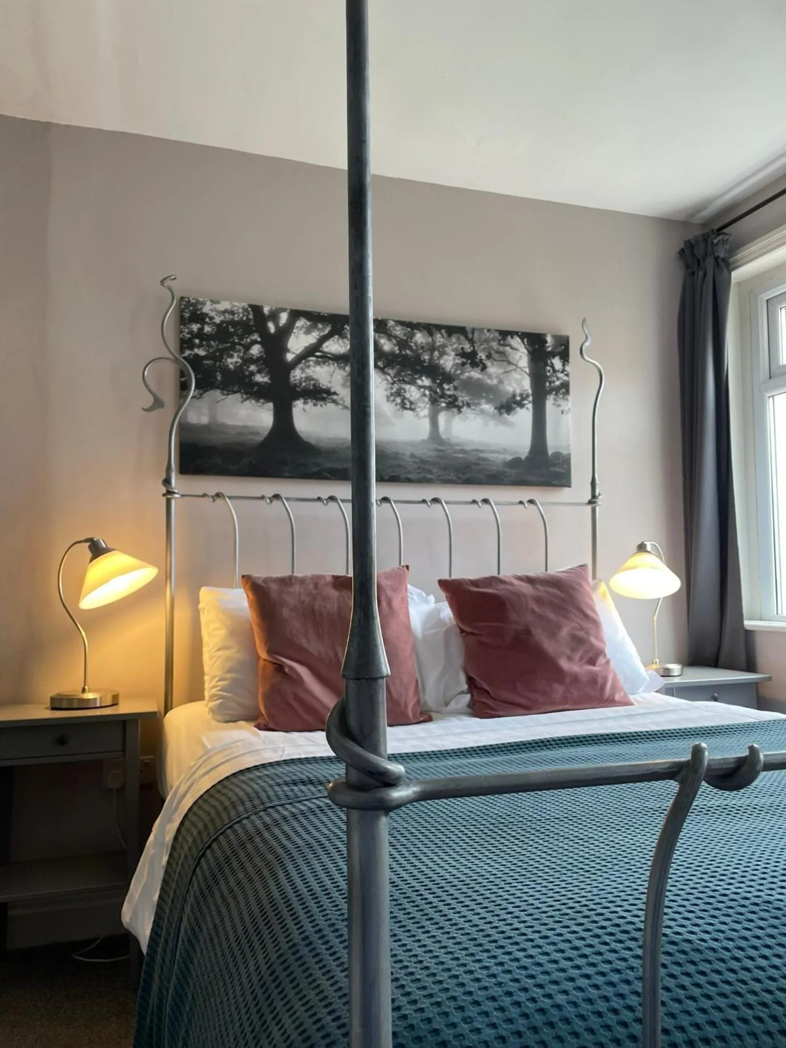 Bed in Wyndgrove House B&B