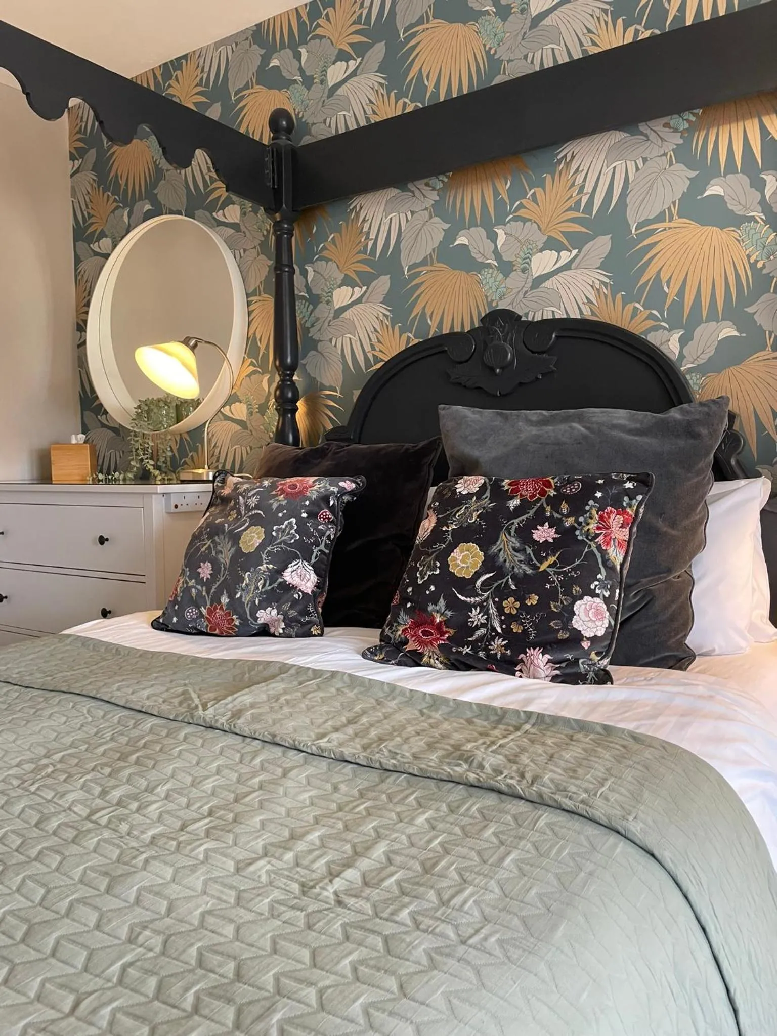 Bed in Wyndgrove House B&B