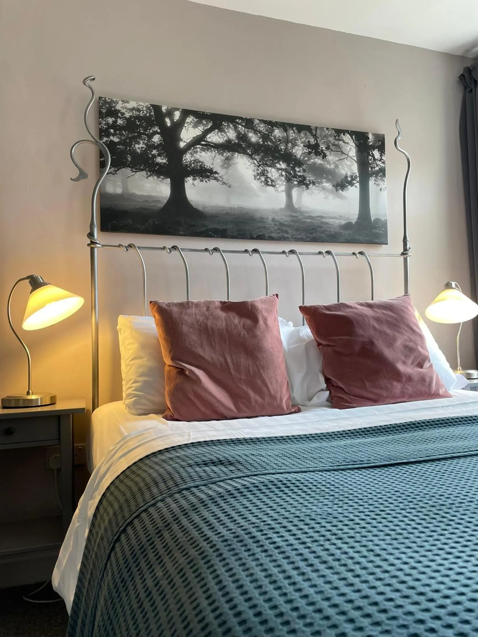 Bed in Wyndgrove House B&B