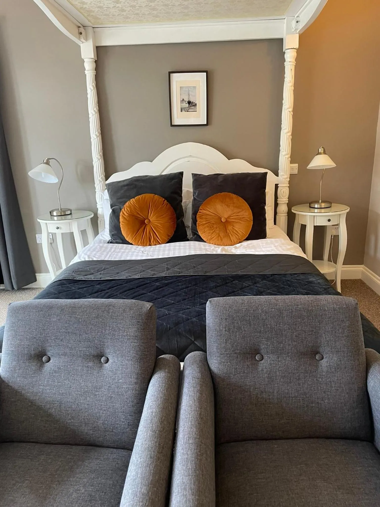 Bed in Wyndgrove House B&B