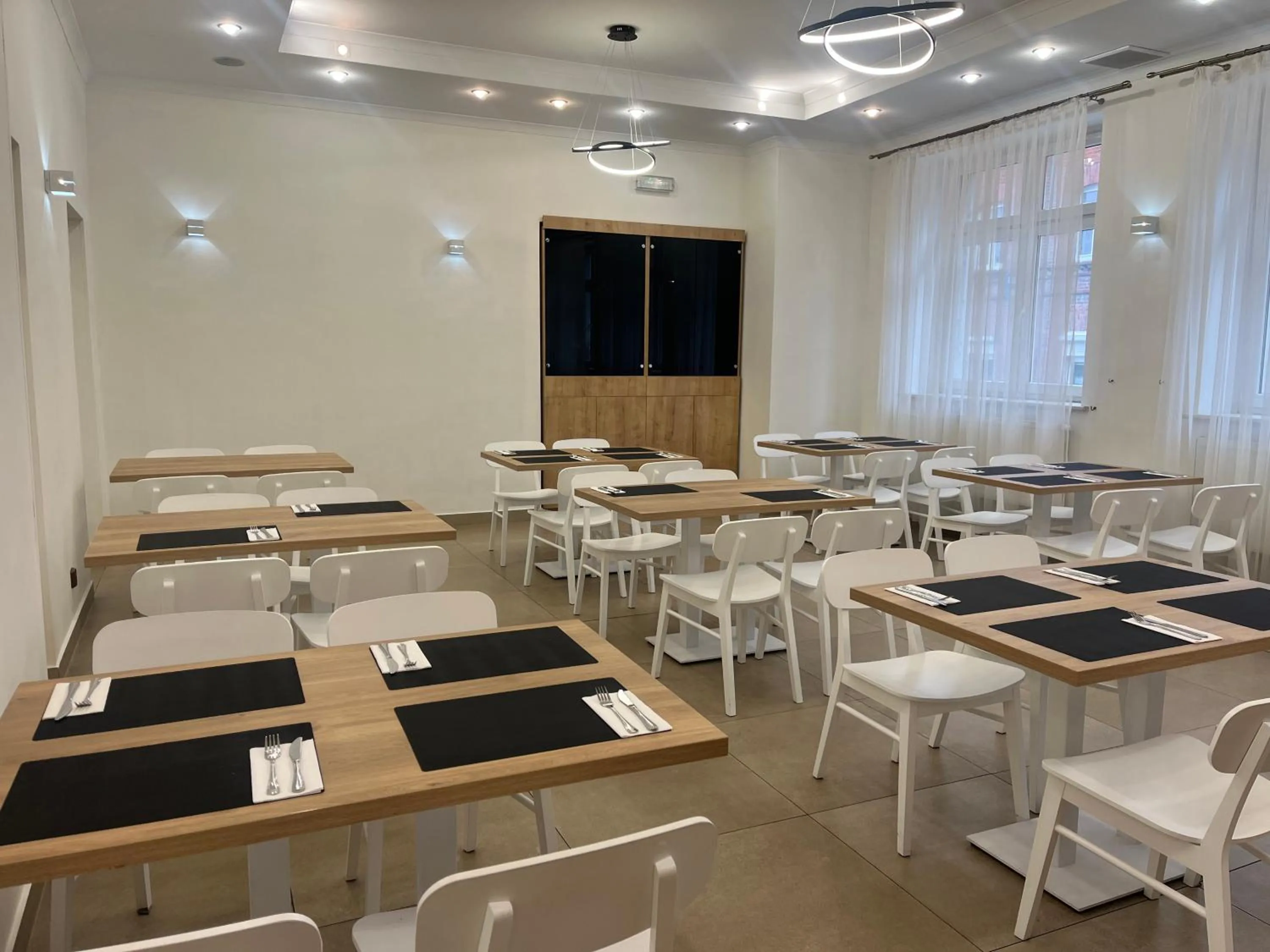 Restaurant/places to eat in Hotel Dom Polonii