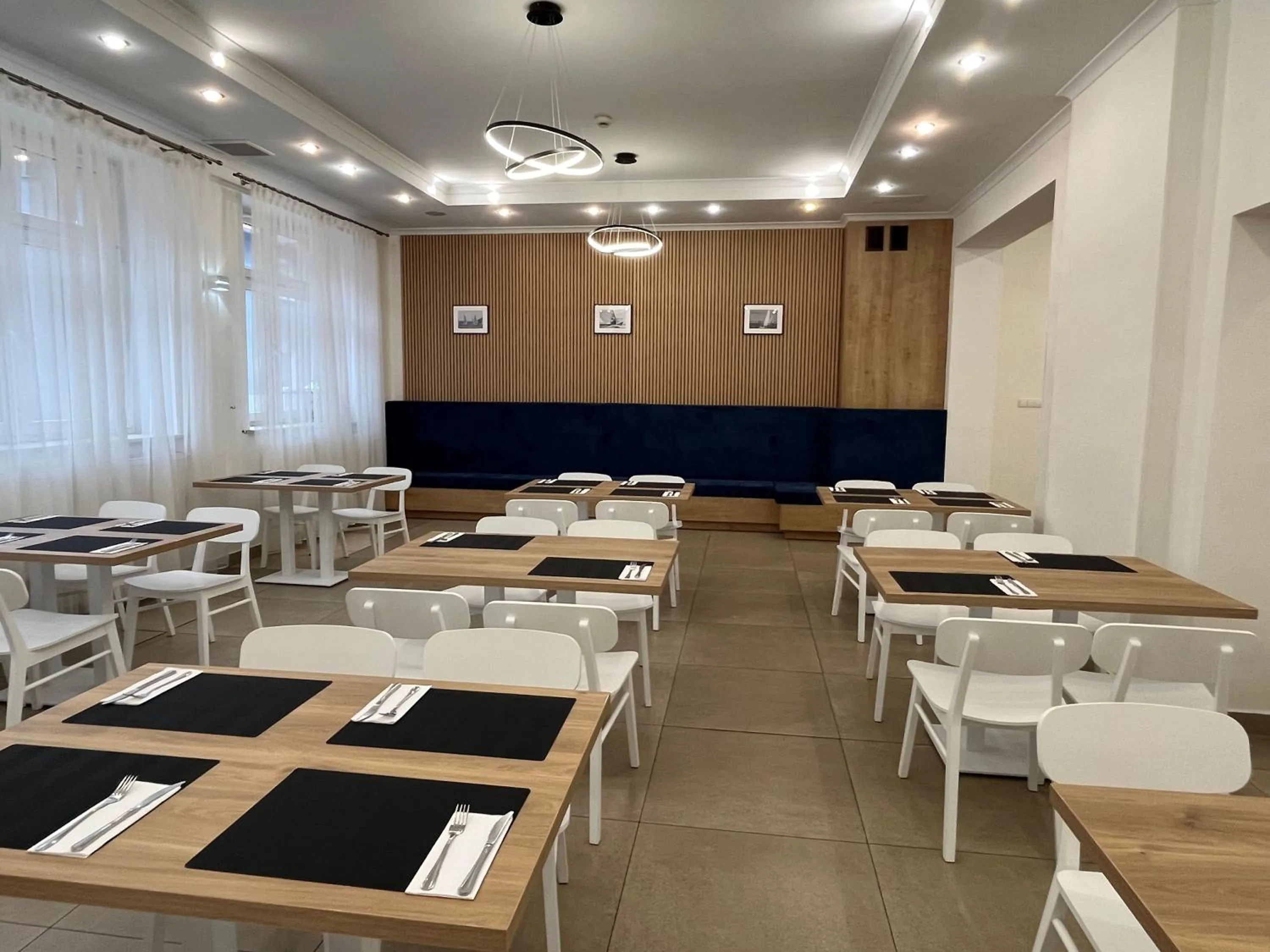 Restaurant/places to eat in Hotel Dom Polonii