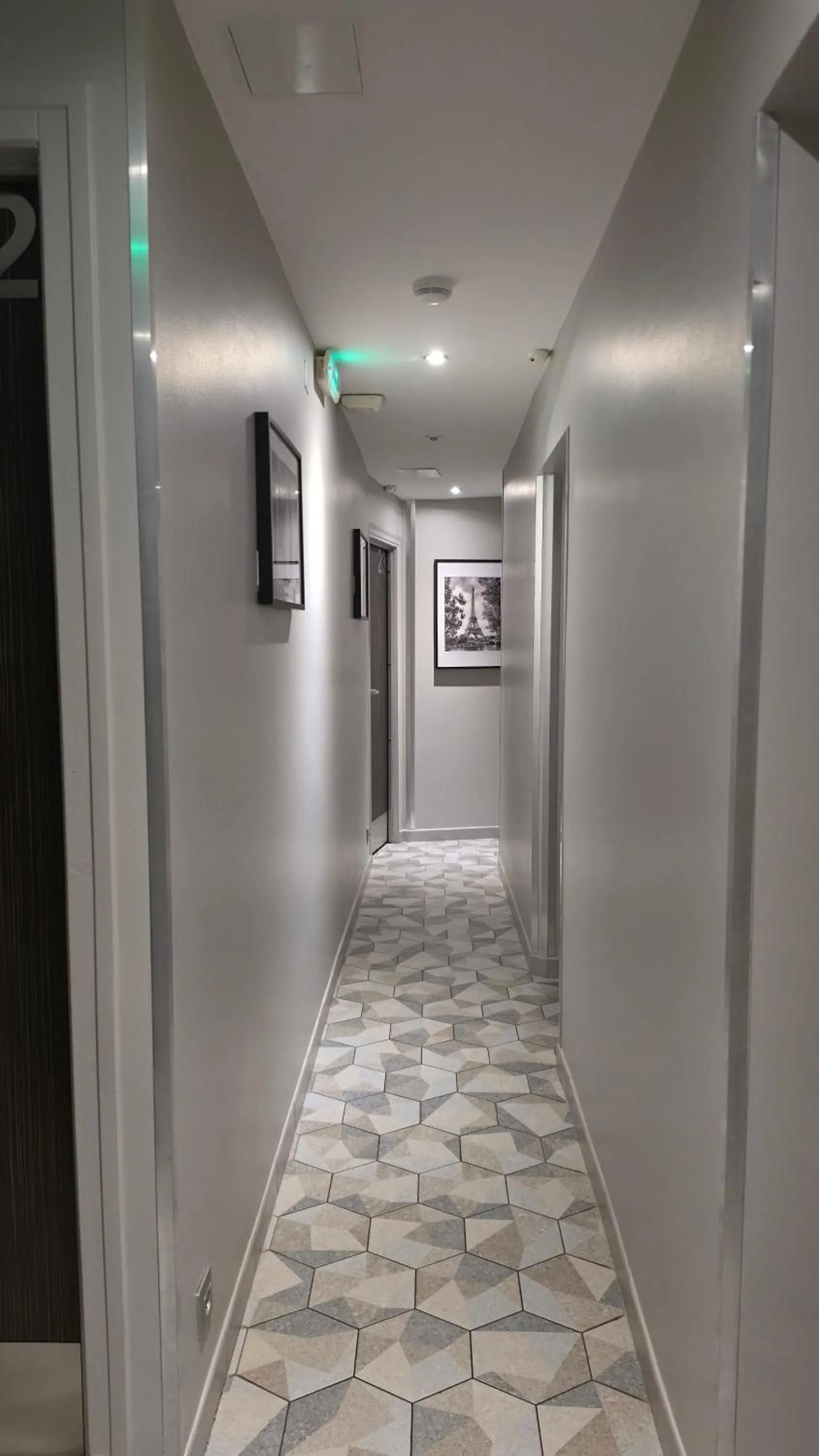 Property building in Mary's Hotel République