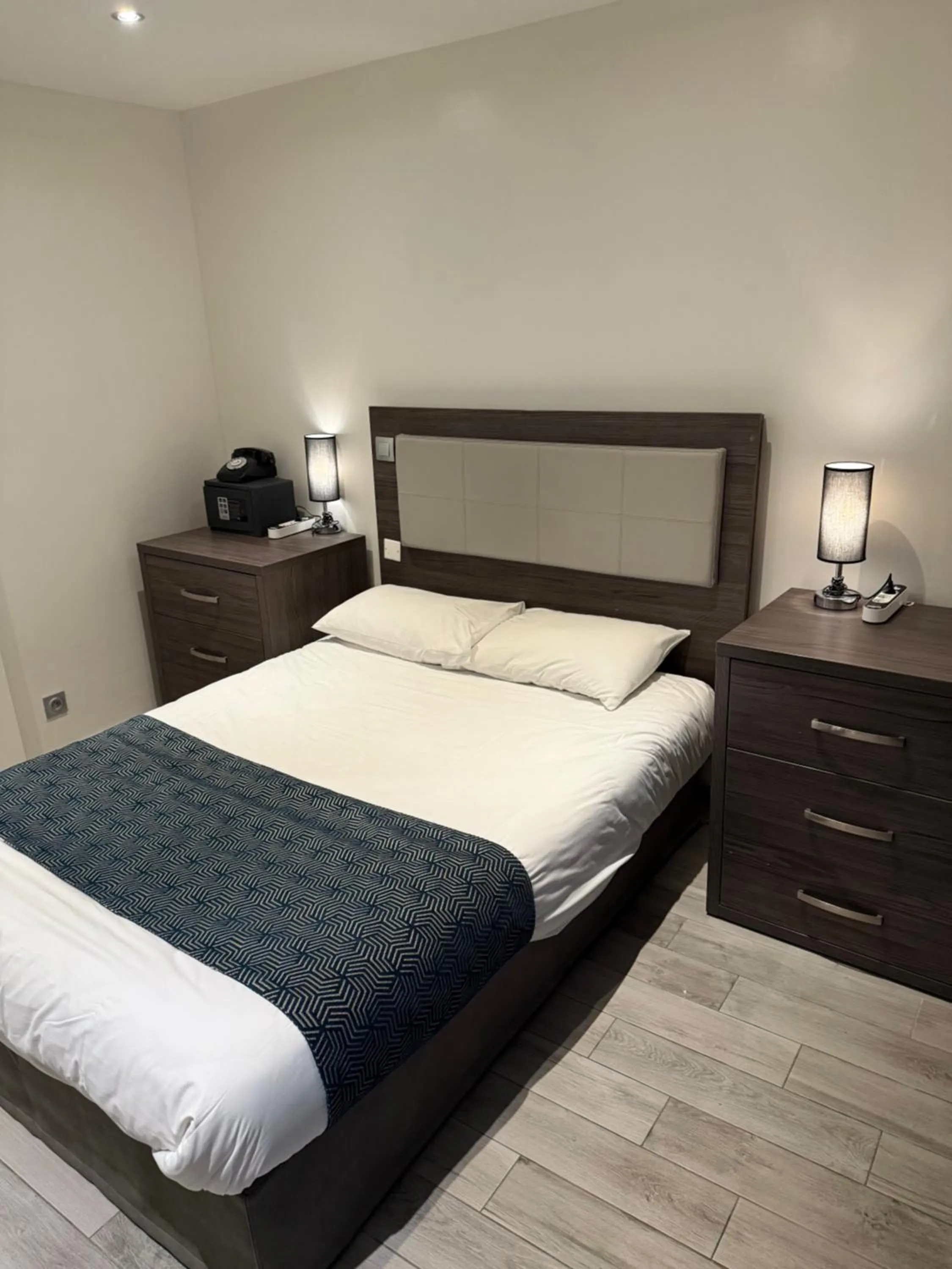 Photo of the whole room, Bed in Mary's Hotel République