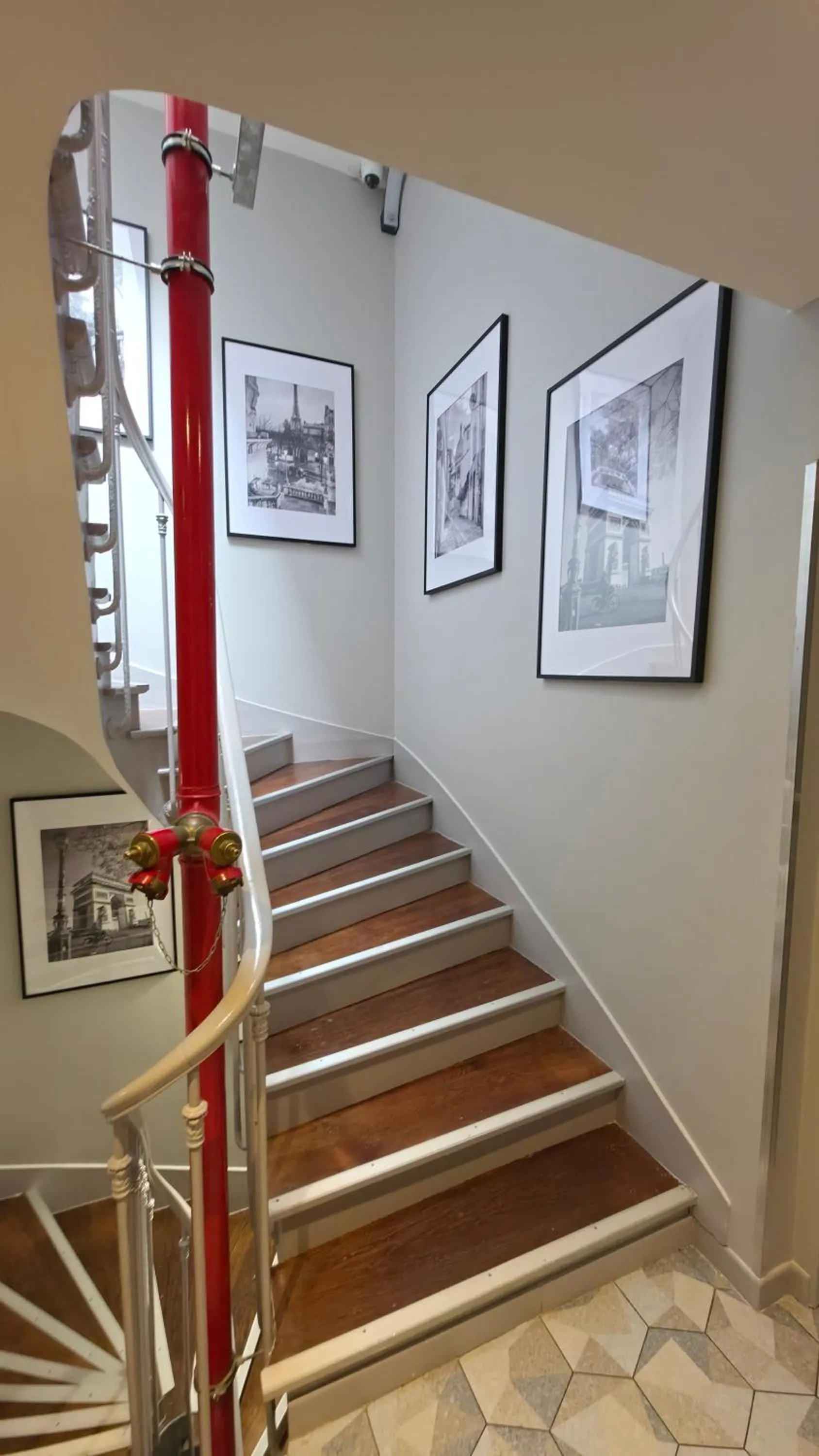 Property building in Mary's Hotel République