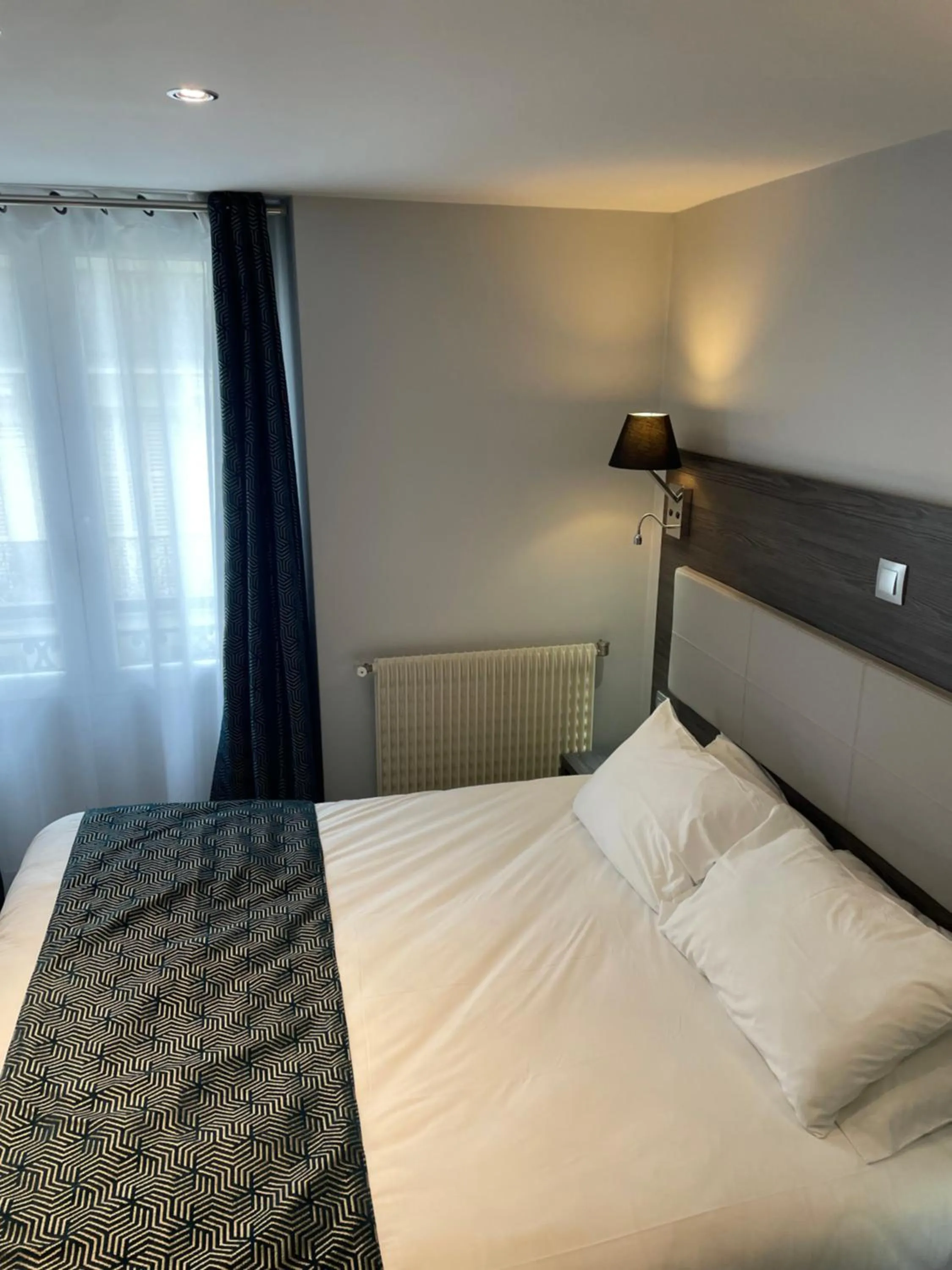 Bedroom, Bed in Mary's Hotel République