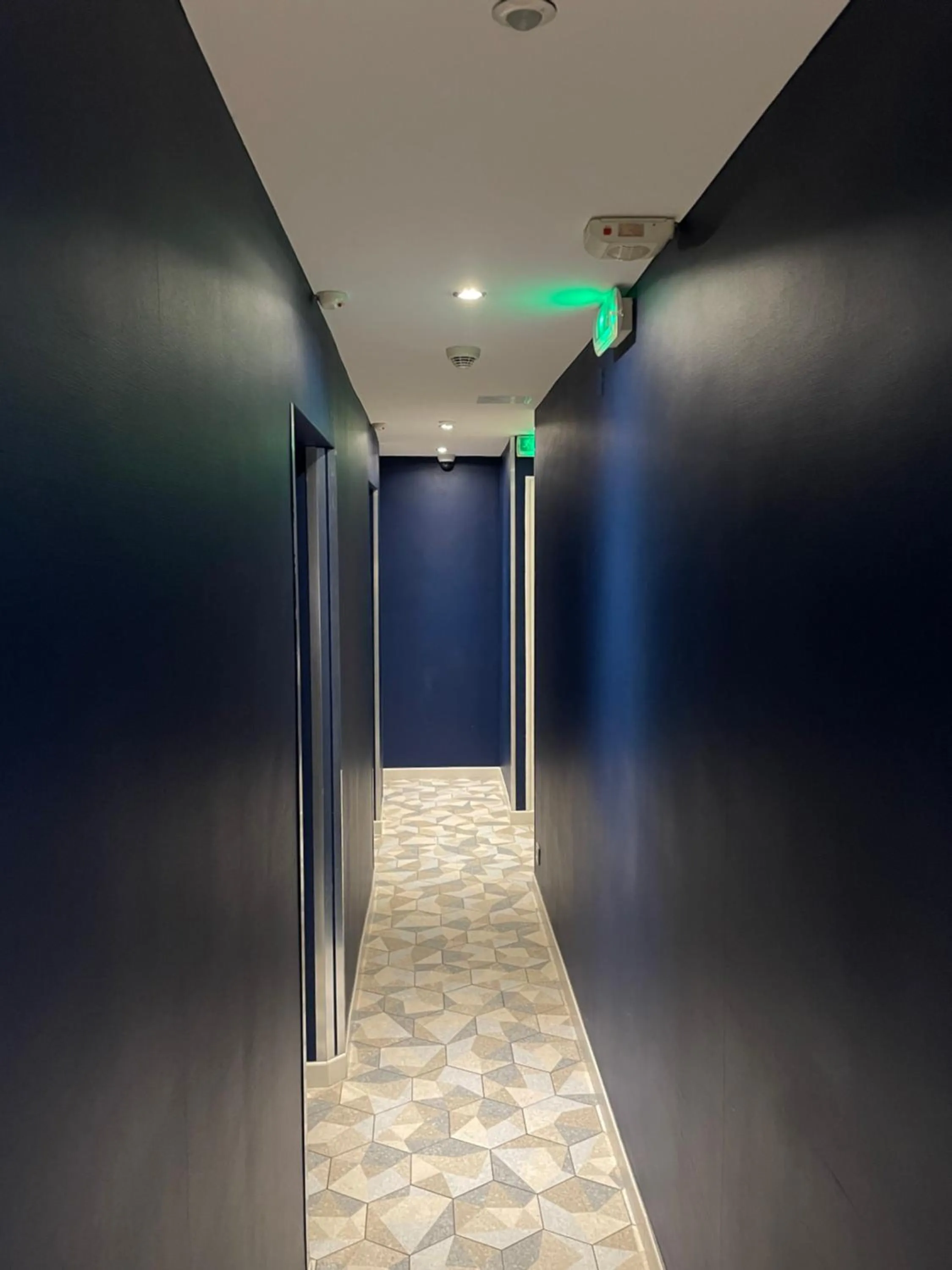 Property building in Mary's Hotel République