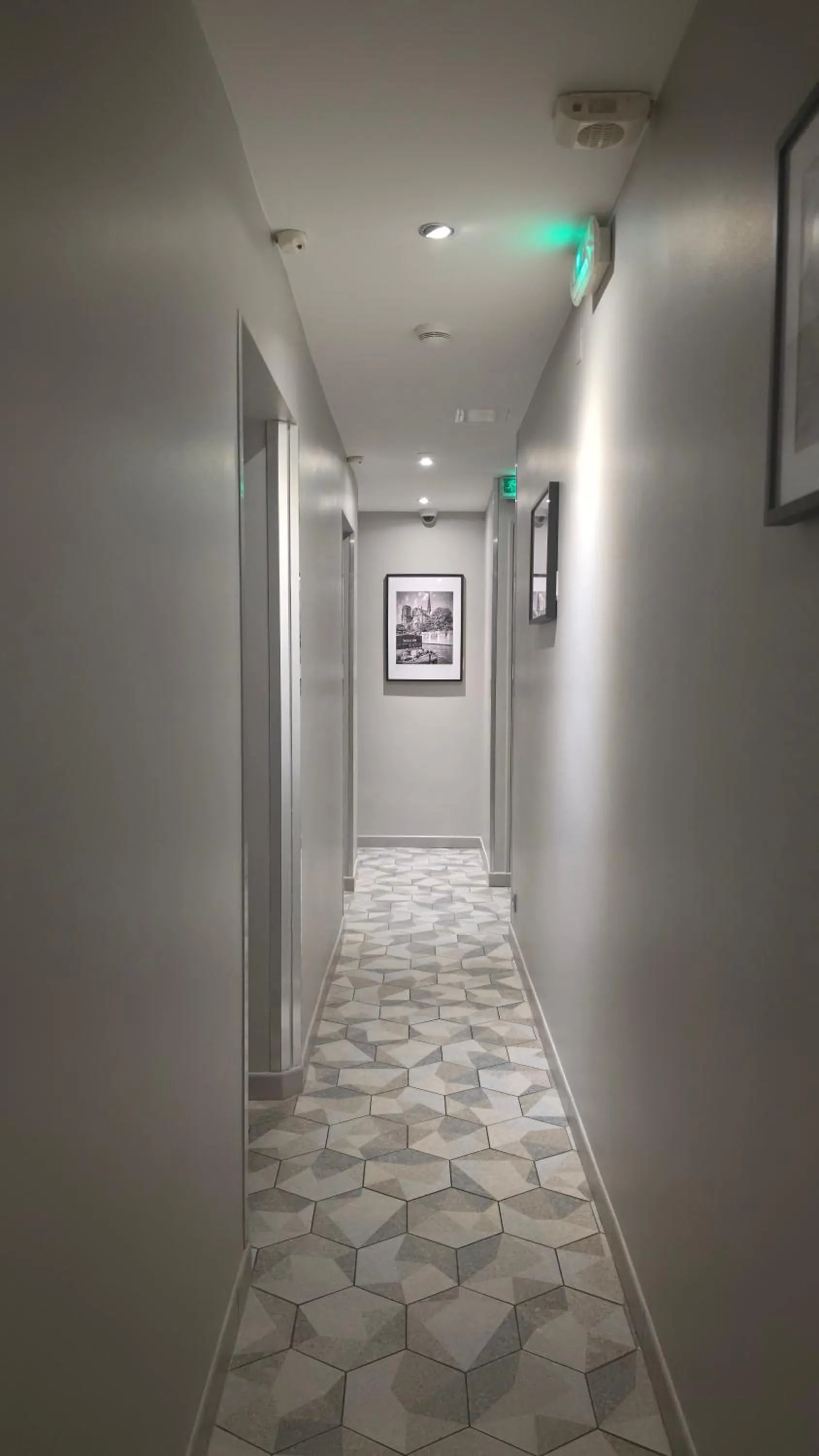 Property building in Mary's Hotel République