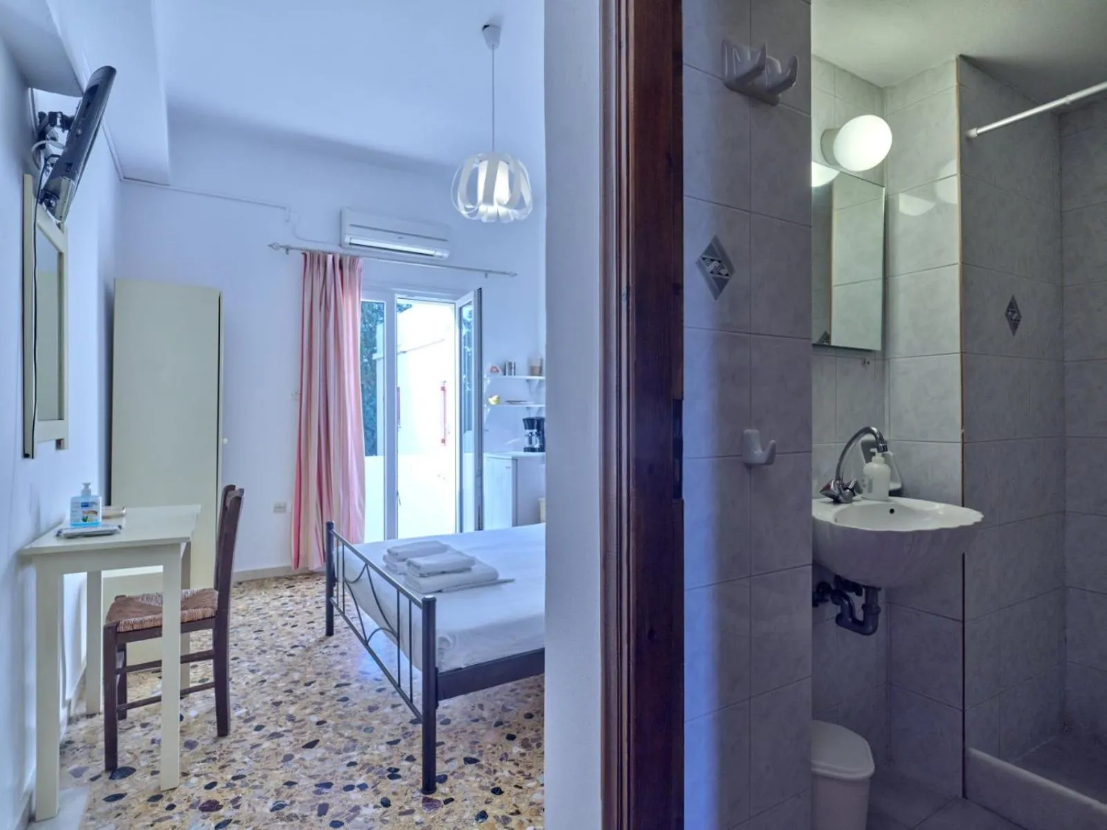 Bed in Pension Paros Anna Spanou
