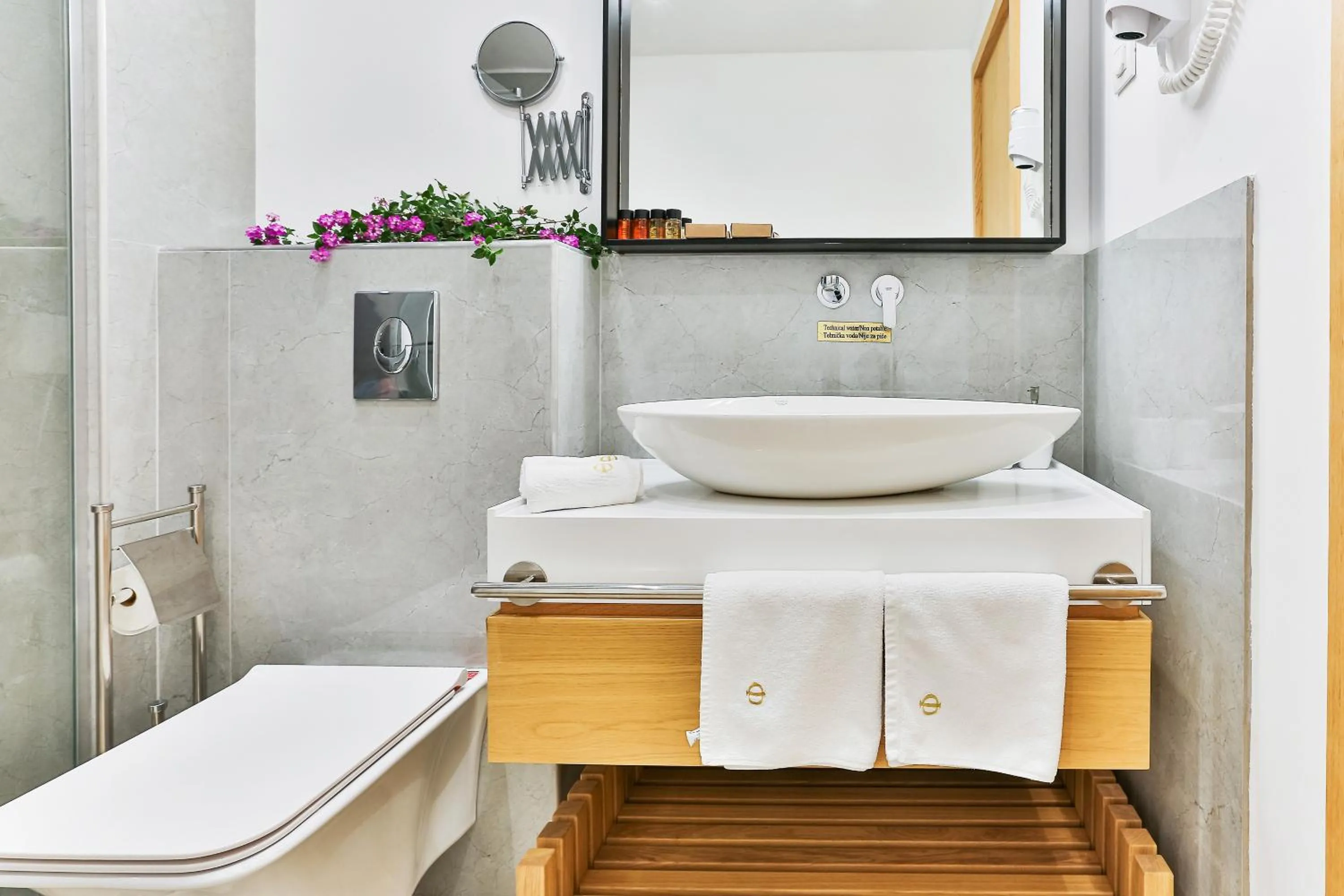 Bathroom in Hotel Fagus by Aycon