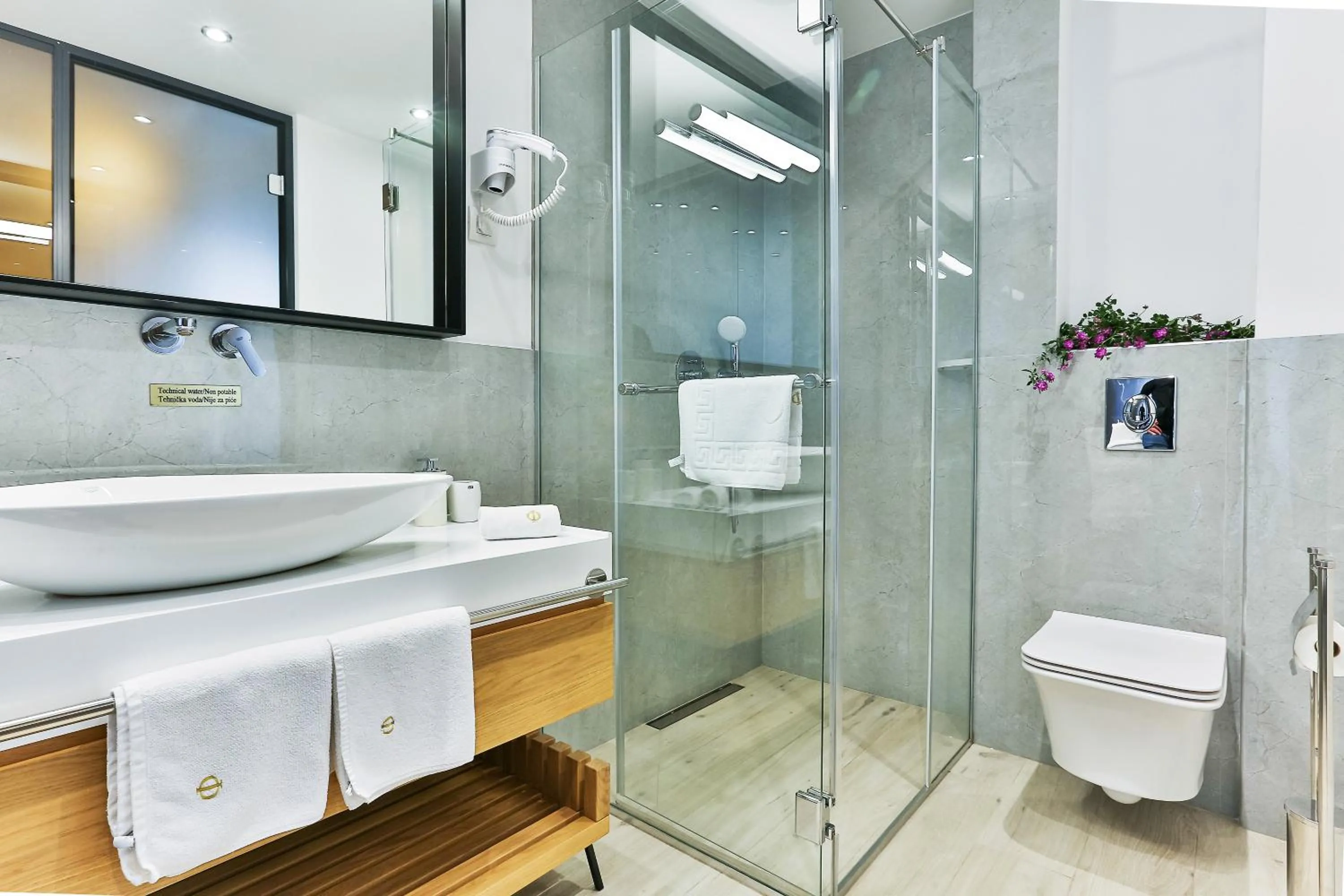 Bathroom in Hotel Fagus by Aycon