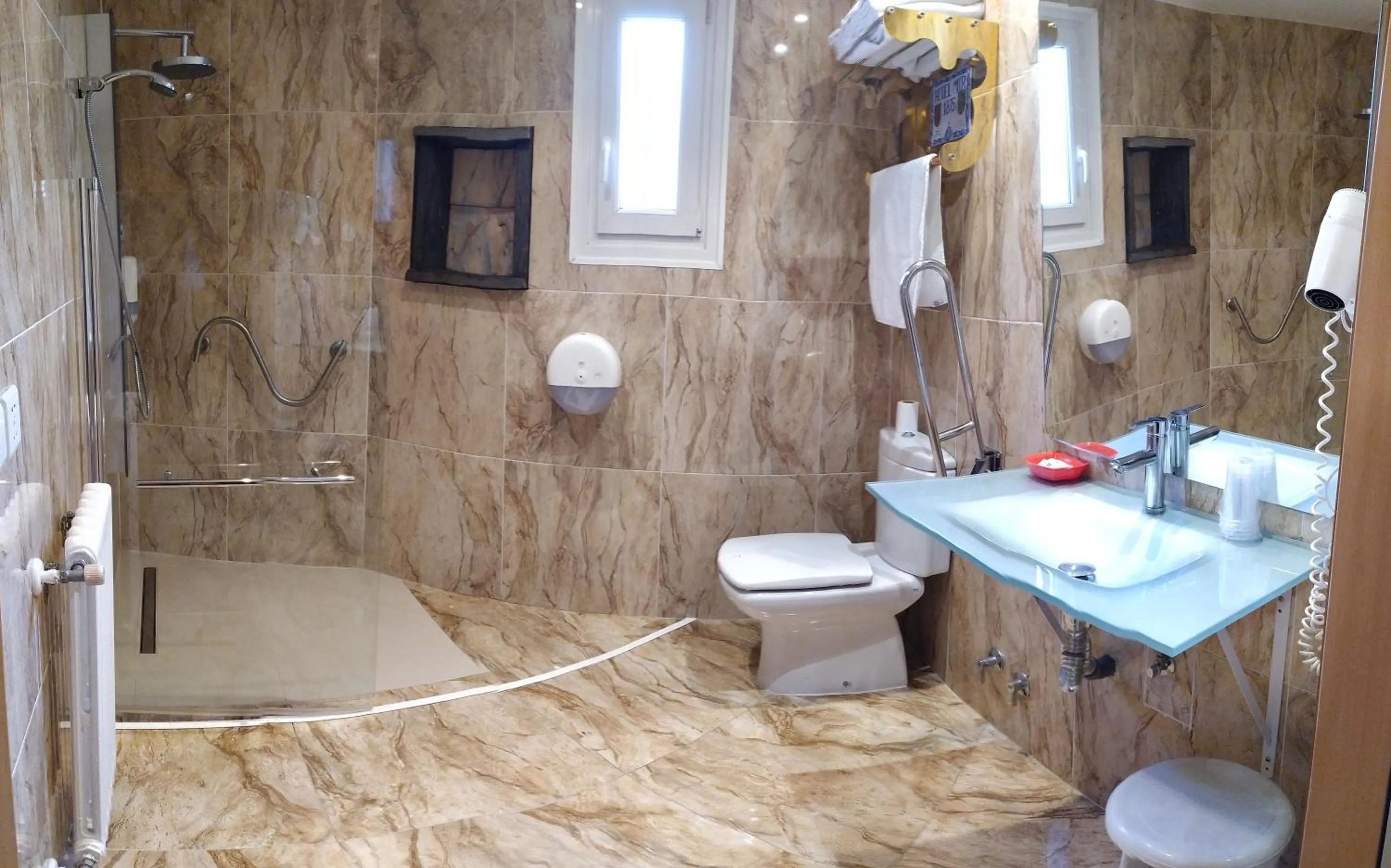 Bathroom in Hotel Mur