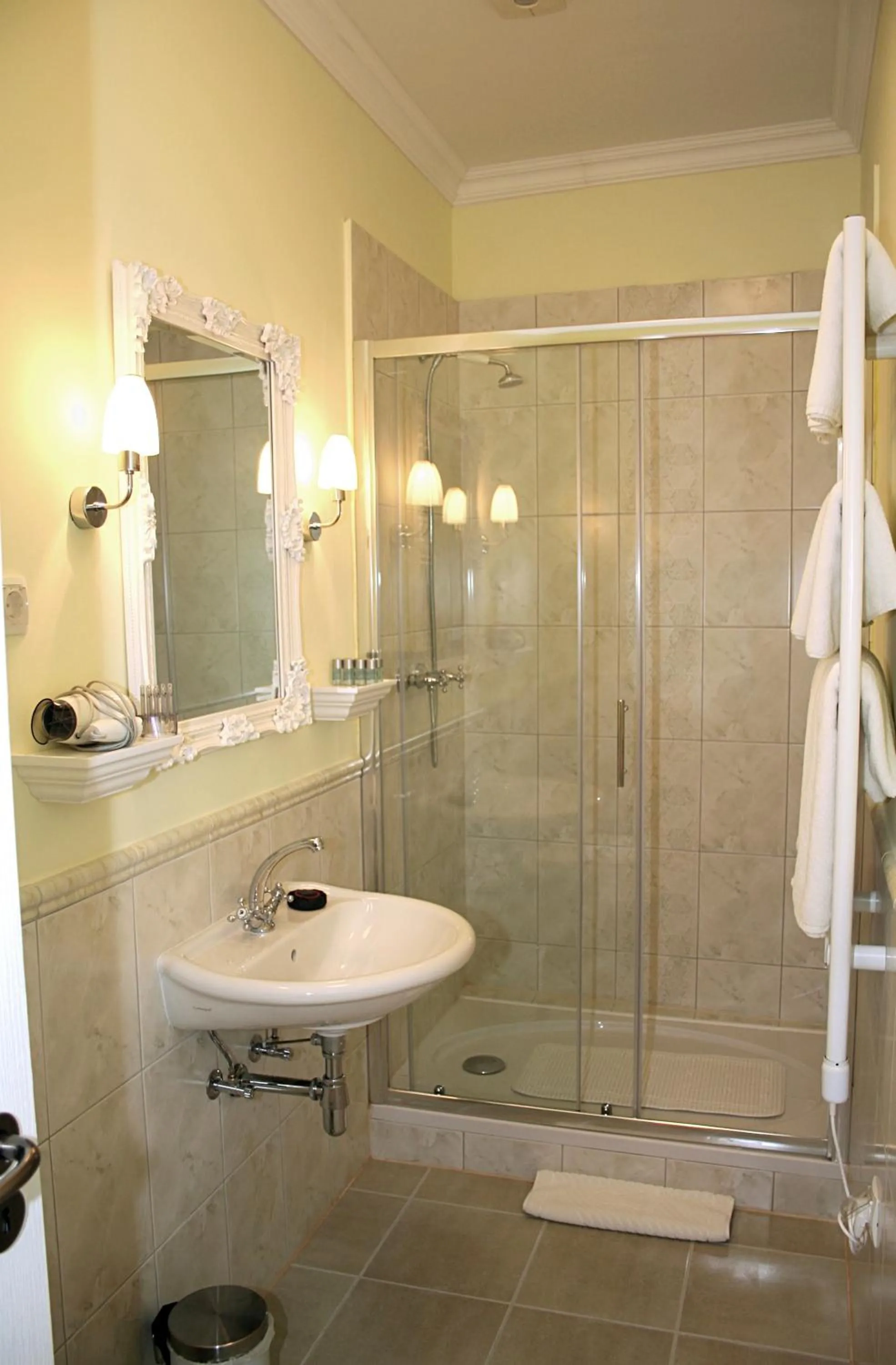 Bathroom in Banica Apartments & Rooms