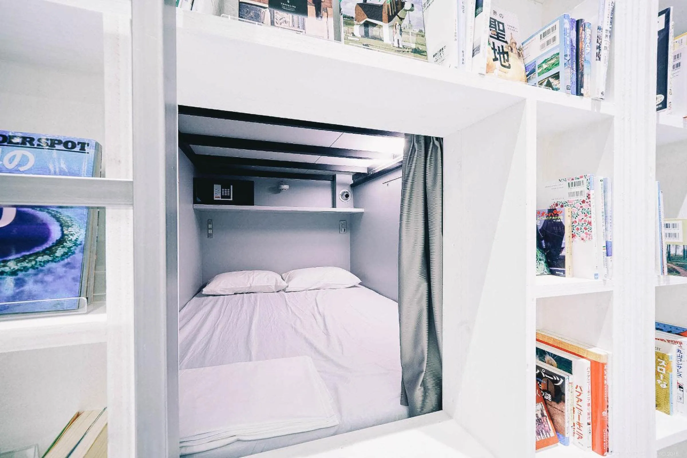 bunk bed, Bed in BOOK AND BED TOKYO Shinsaibashi