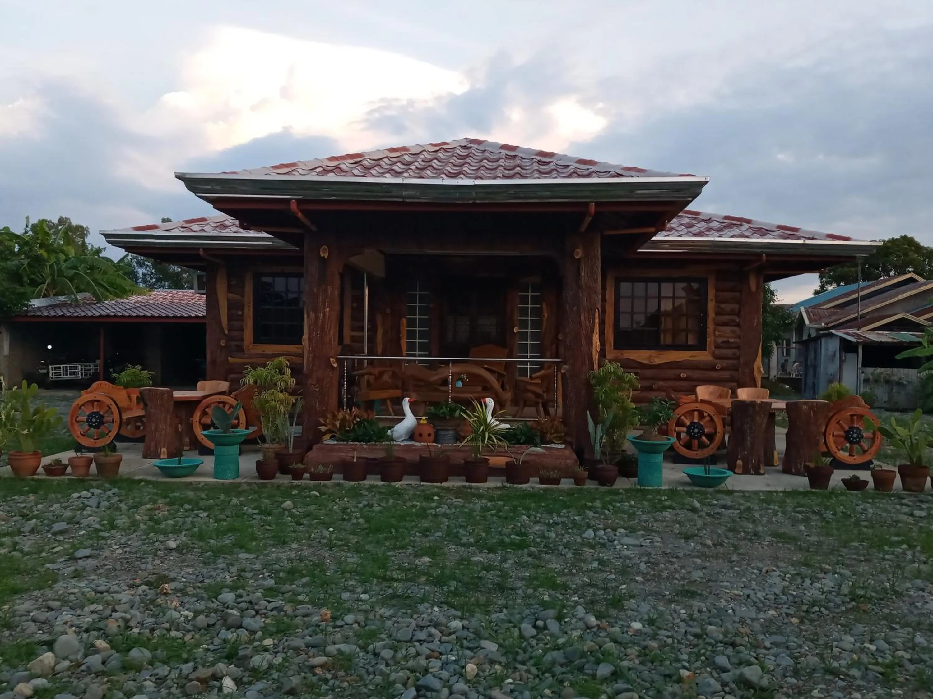 Vievan's transient house