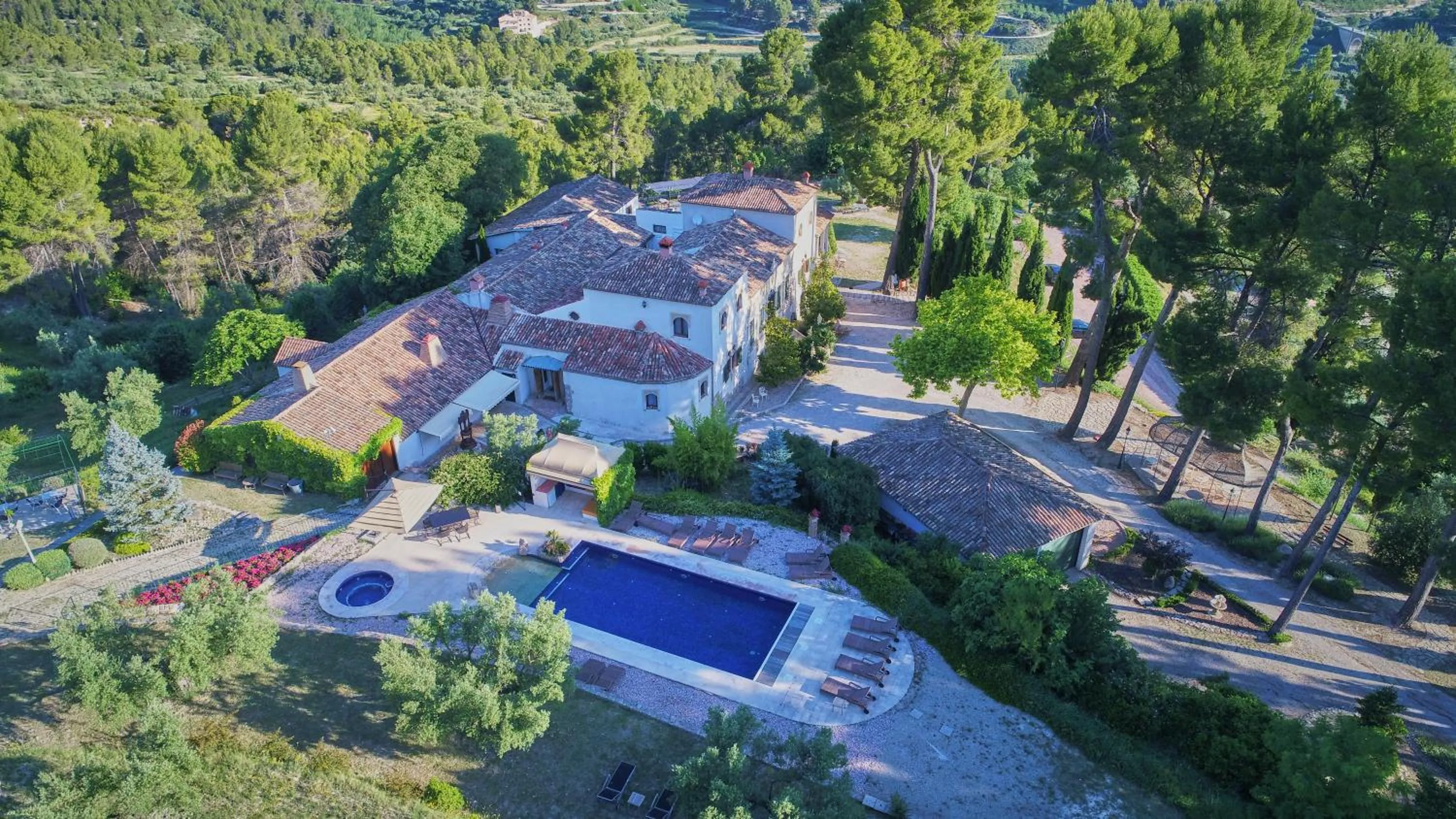 Swimming pool in Eco Hotel con encanto Masía la Mota B&B