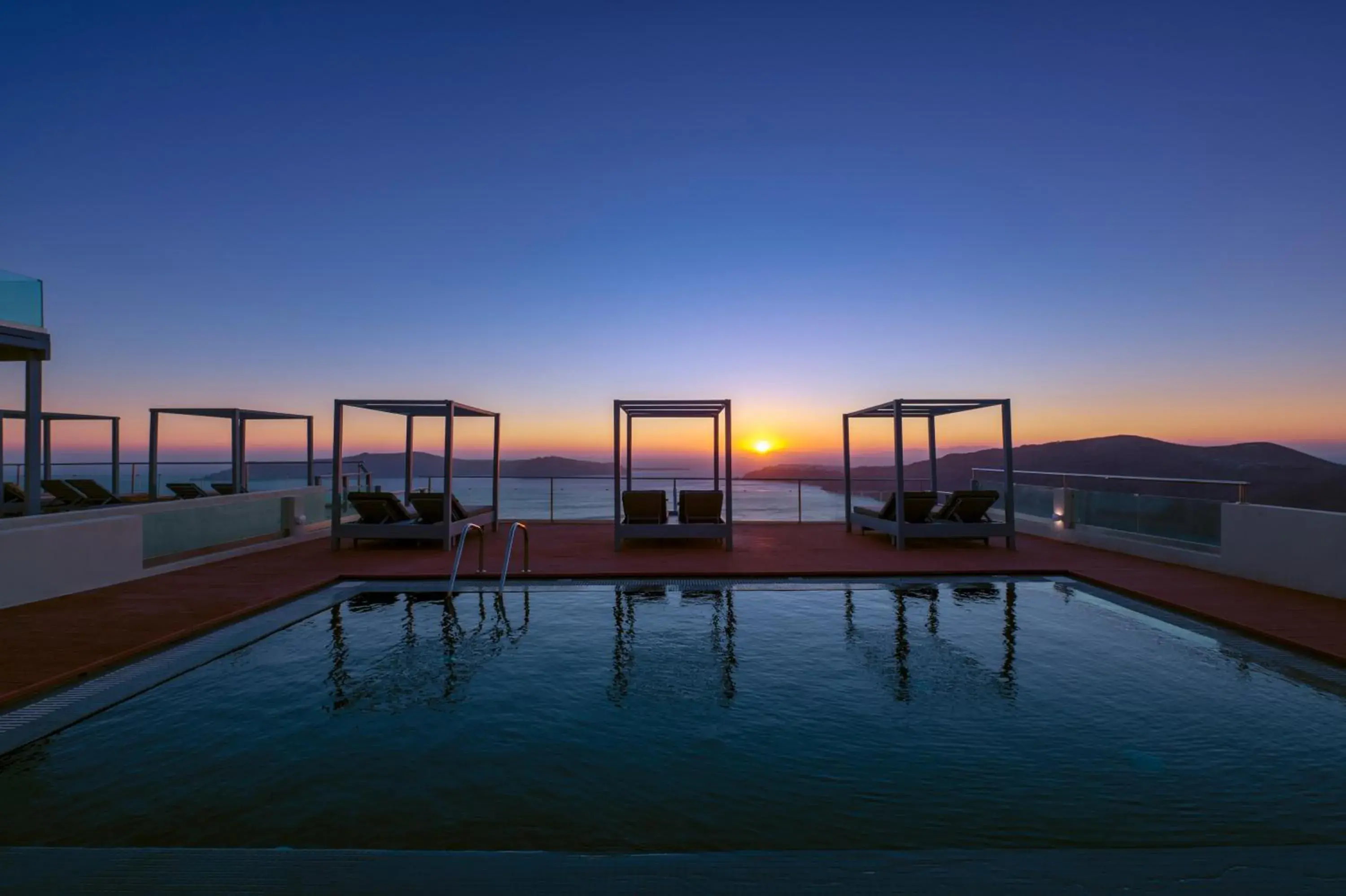 Swimming pool in Gizis Exclusive Swimming pool in Gizis Exclusive