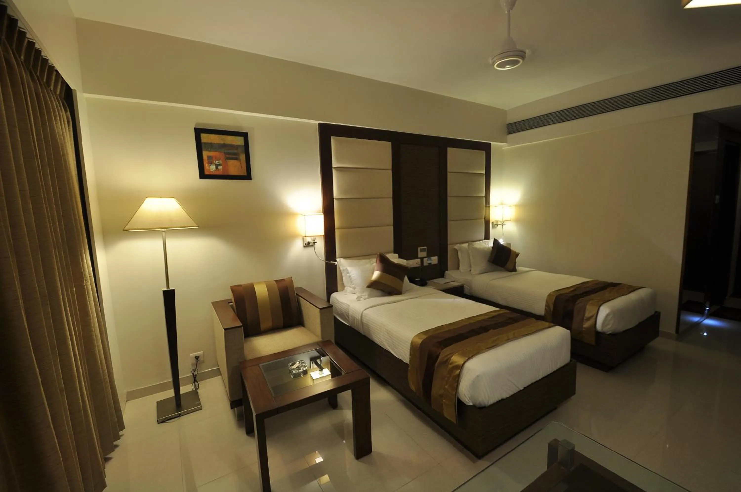 City view in Le Grande Residency -Unmarried Couples are not Allowed