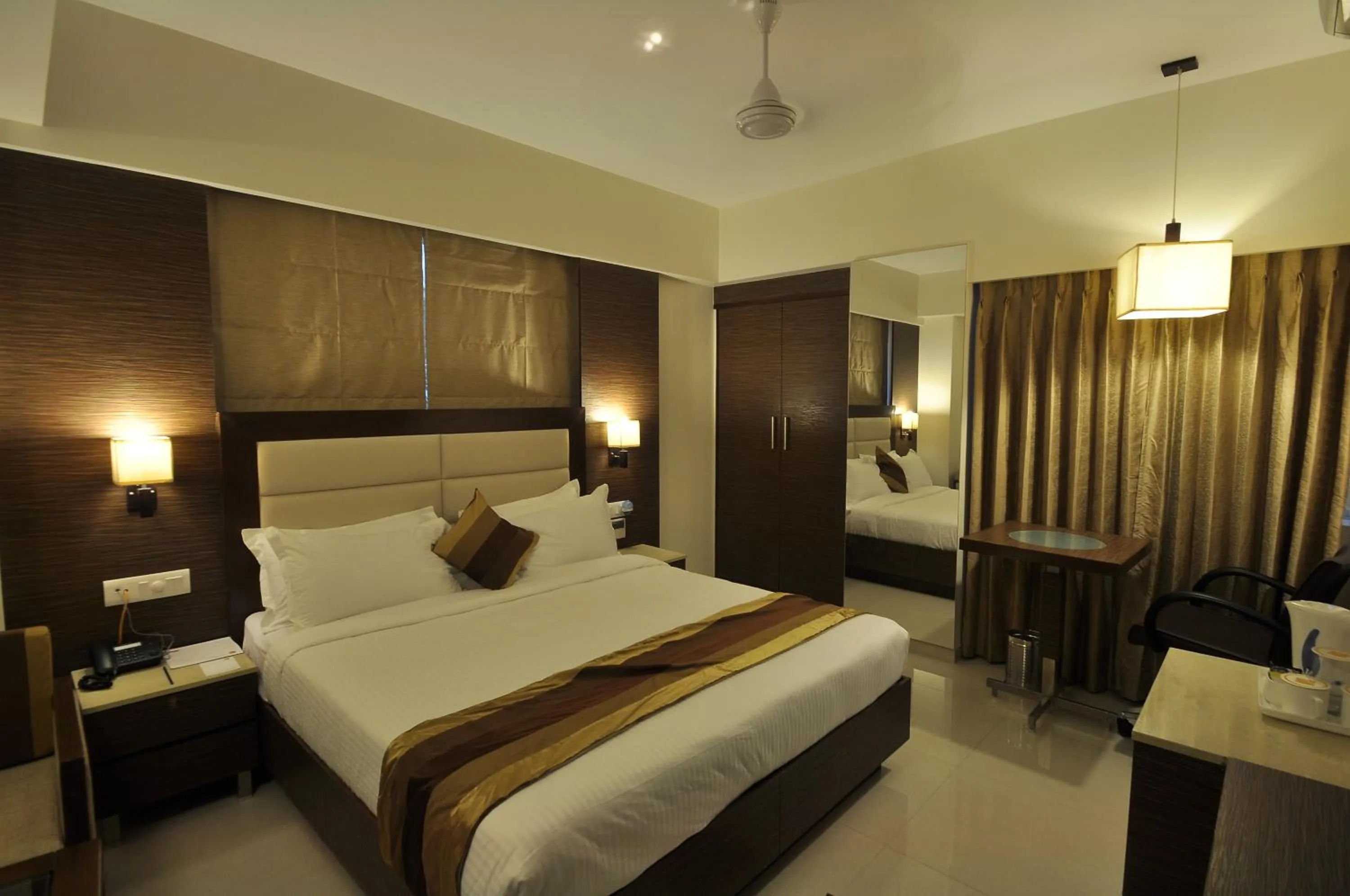 Photo of the whole room in Le Grande Residency -Unmarried Couples are not Allowed