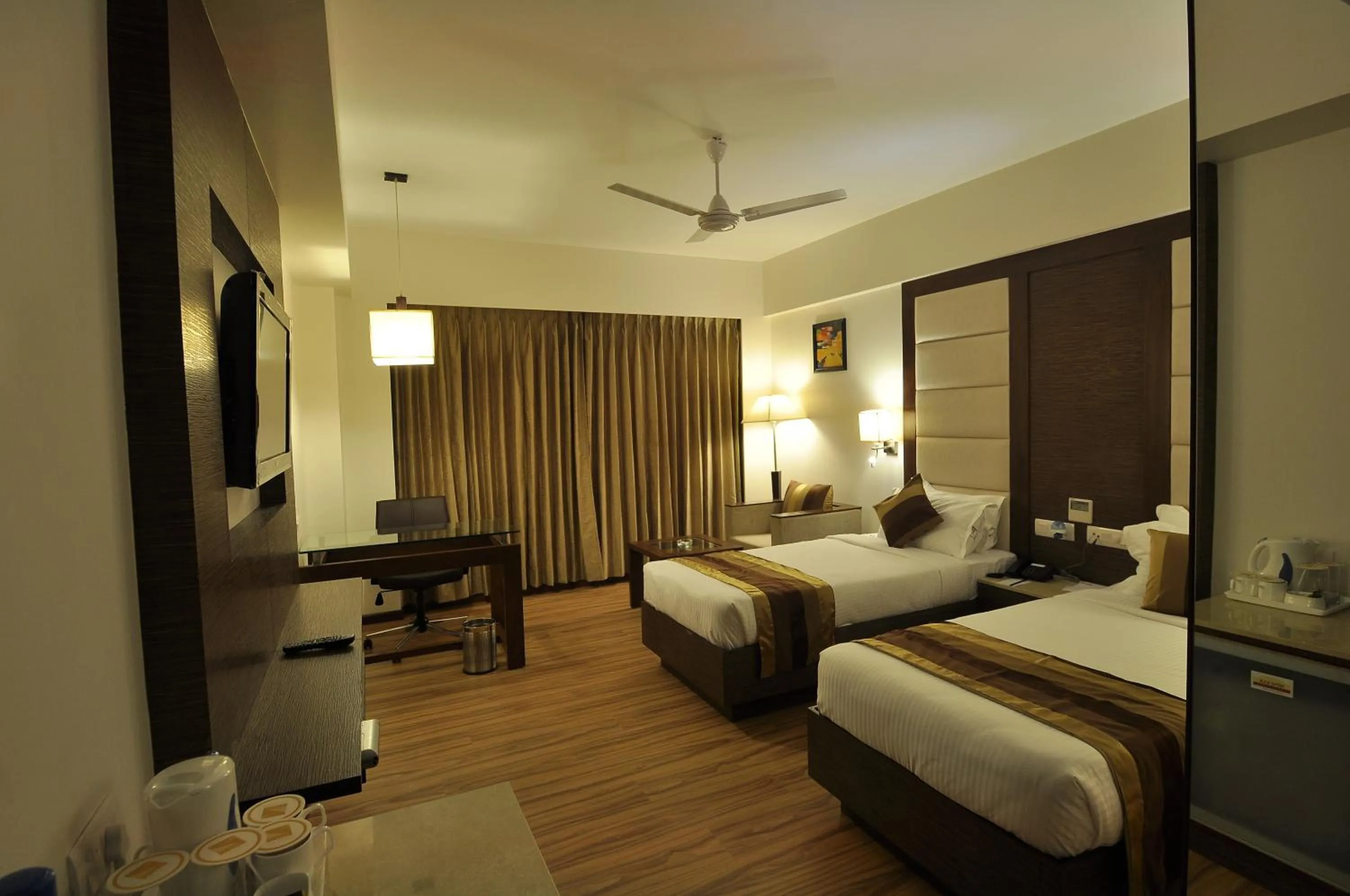 Other in Le Grande Residency -Unmarried Couples are not Allowed