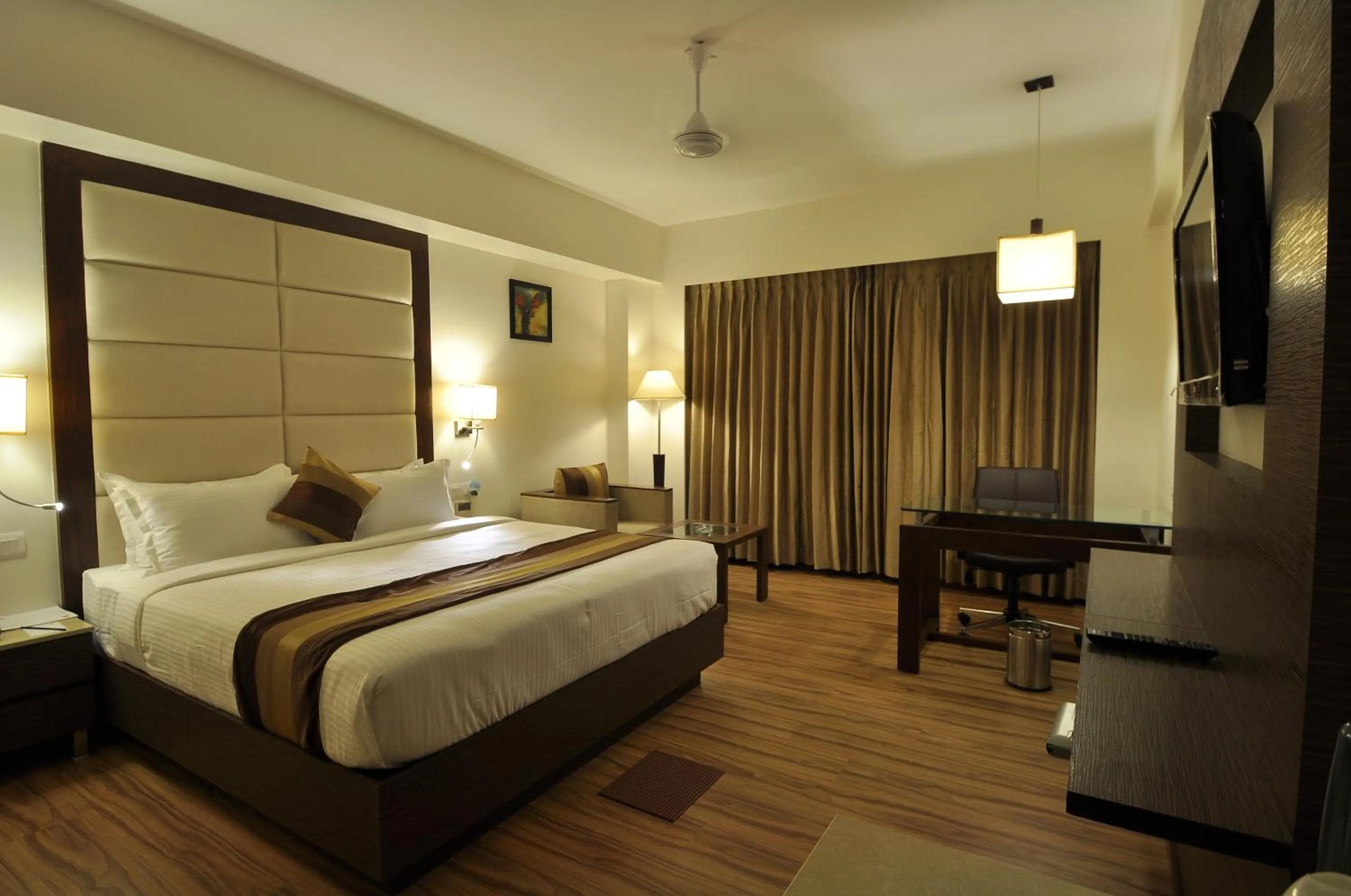 Photo of the whole room in Le Grande Residency -Unmarried Couples are not Allowed