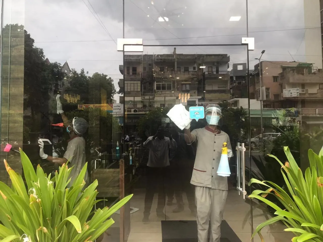 Other in Le Grande Residency -Unmarried Couples are not Allowed