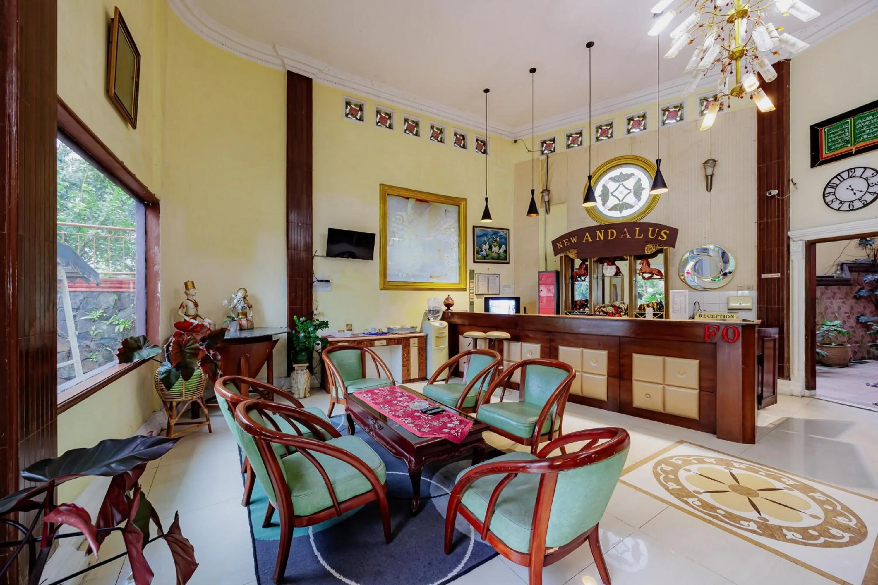 Lobby or reception in RedDoorz at Hotel Andalus Puncak