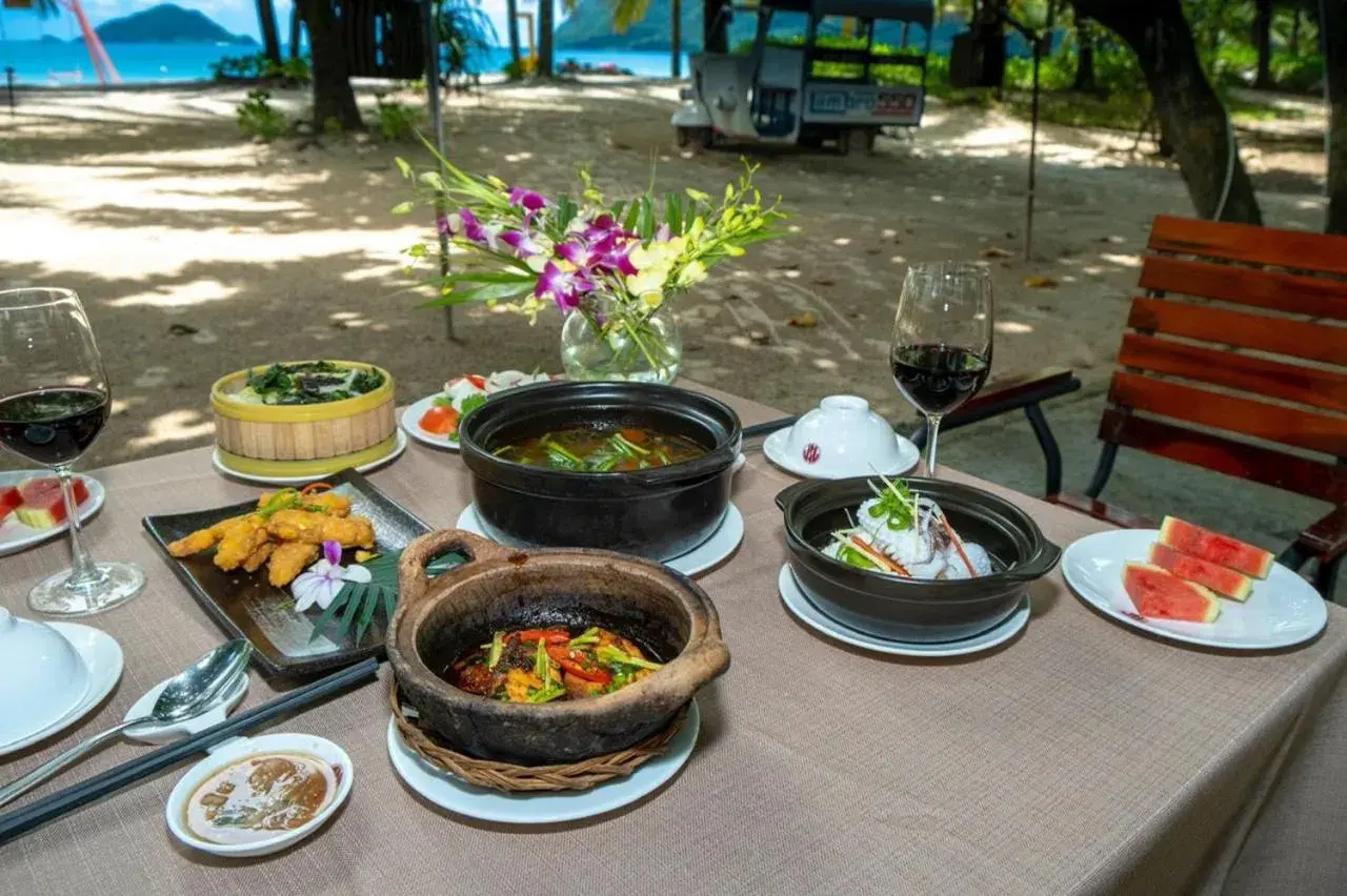 Restaurant/places to eat in Tan Son Nhat Con Dao Resort Restaurant/places to eat in Tan Son Nhat Con Dao Resort