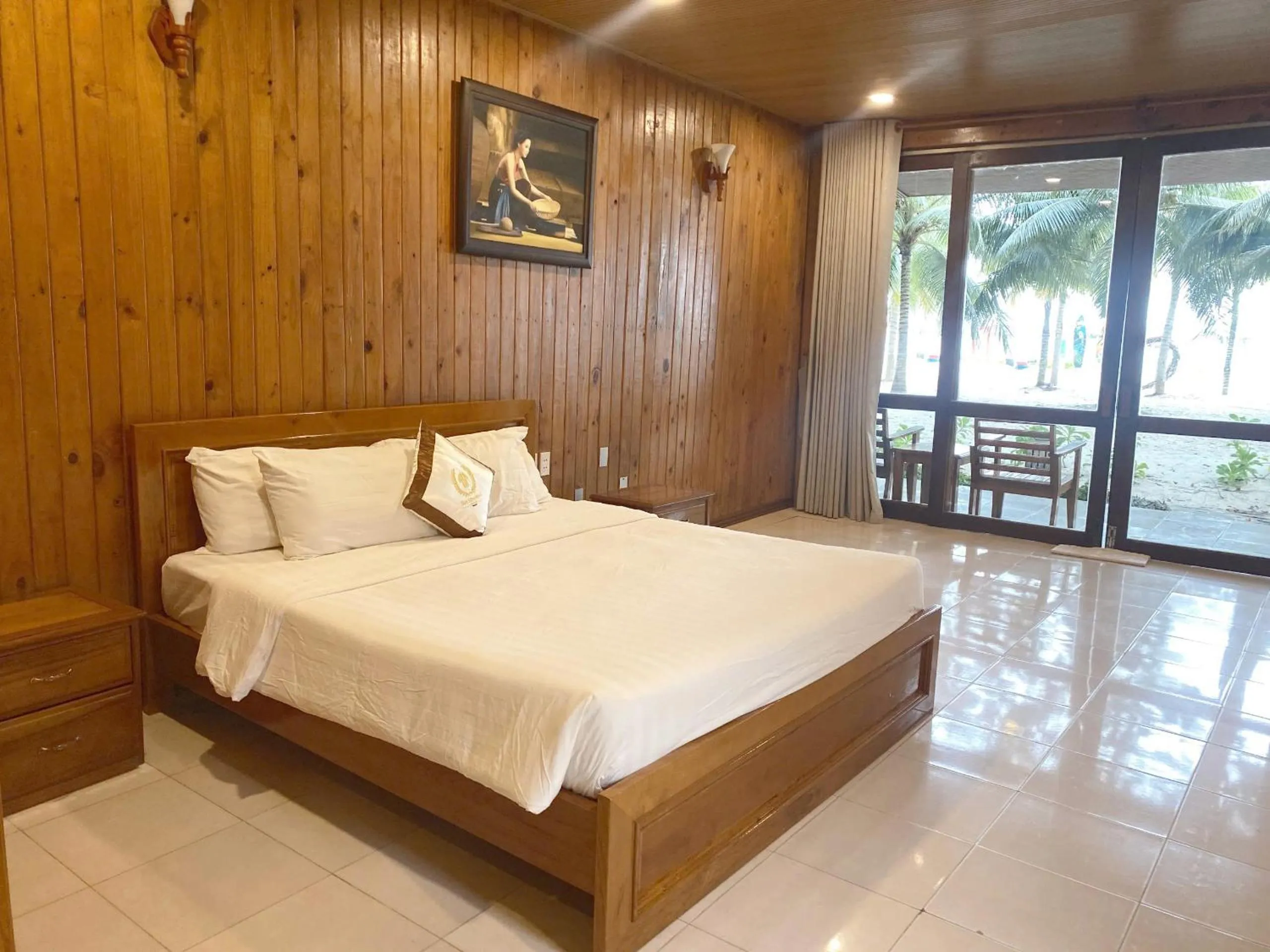 Beach, Bed in Tan Son Nhat Con Dao Resort